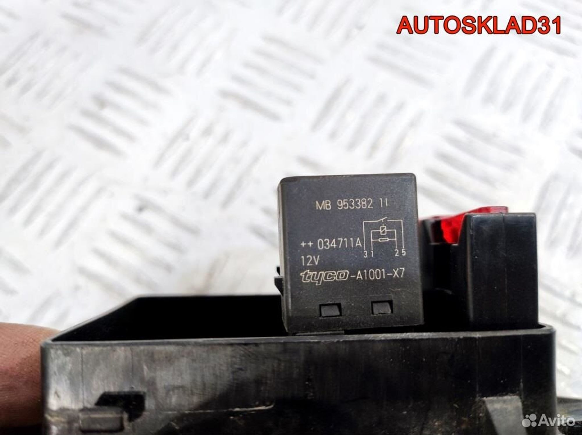 Реле Mitsubishi Carisma DA MB953382, 500 рублей, Дубовое