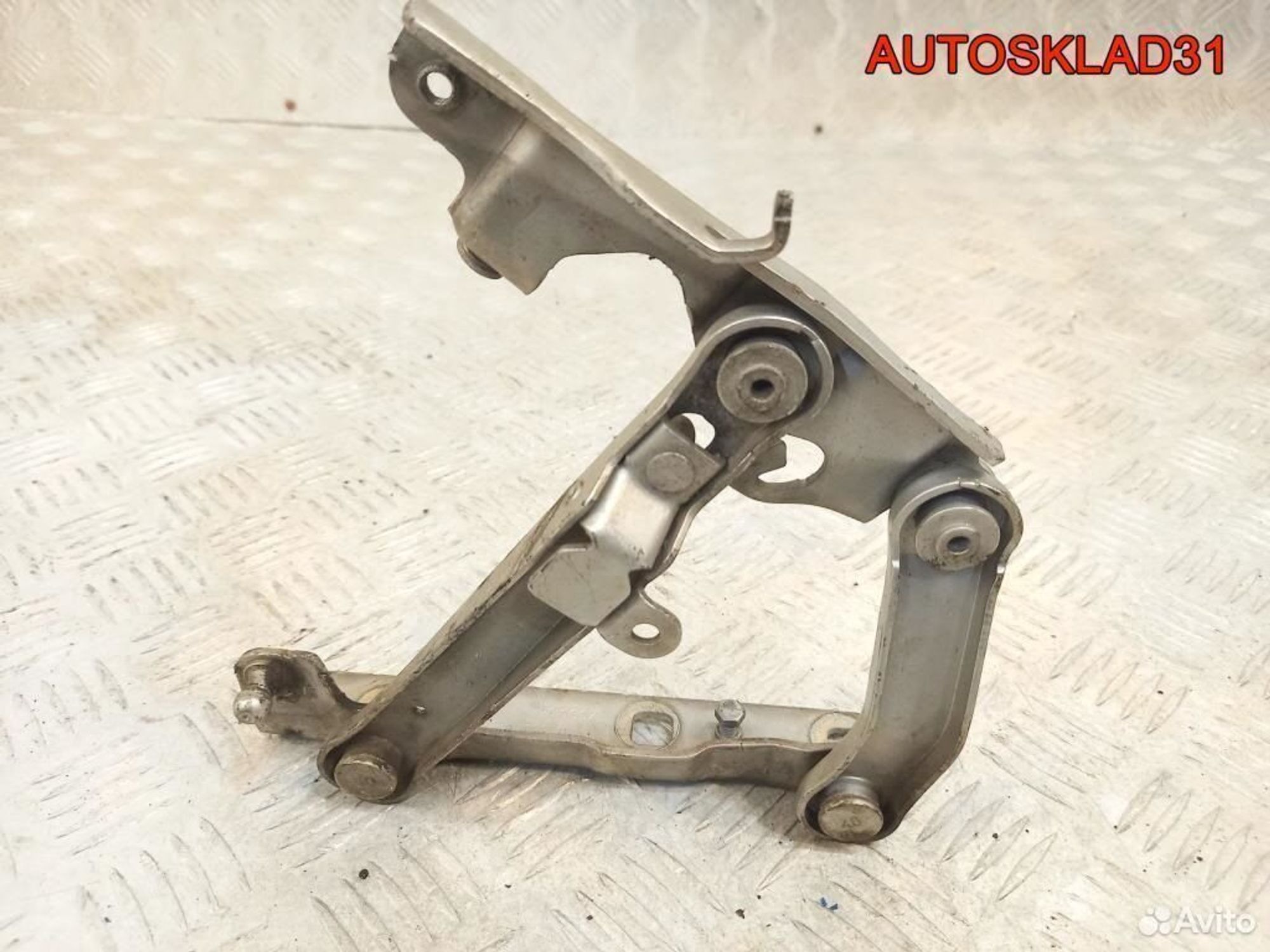 Петля капота правая Mercedes Benz W211 A2118800228, 1100 рублей, Дубовое