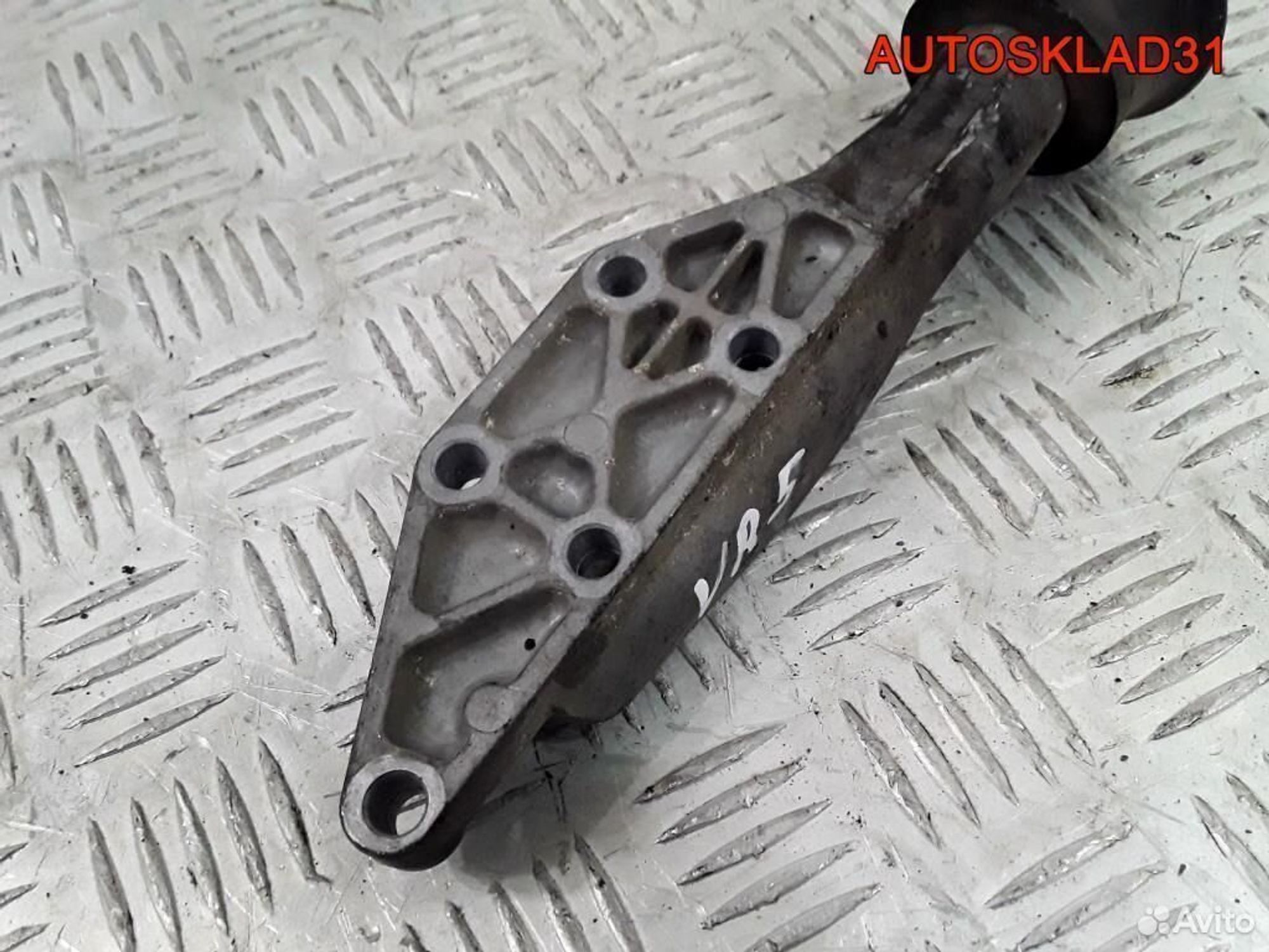 Кронштейн двигателя передний Passat B5 071199343, 1200 рублей, Дубовое