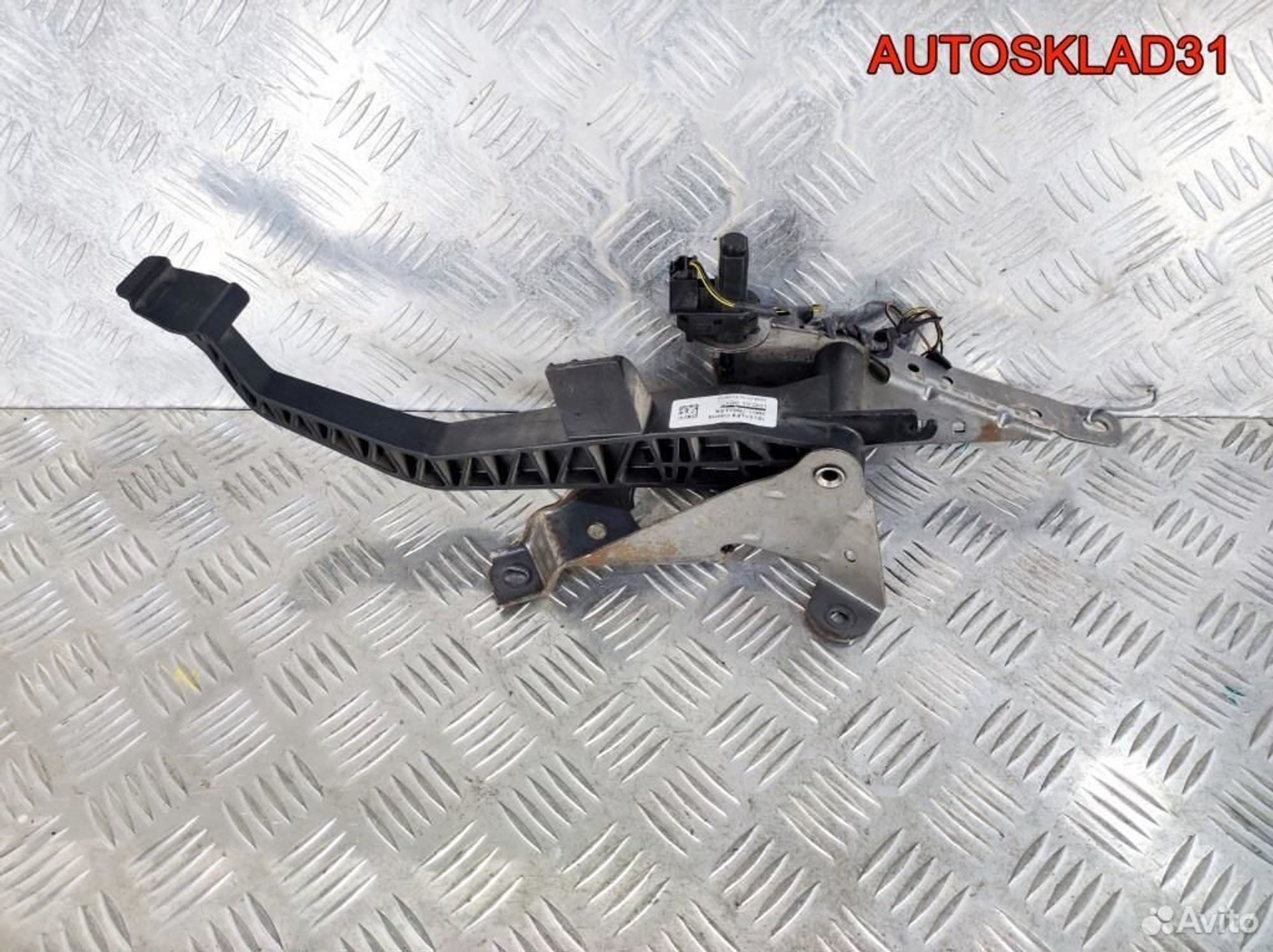 Педаль сцепления Ford C-MAX 3M517B633EK, 1100 рублей, Дубовое