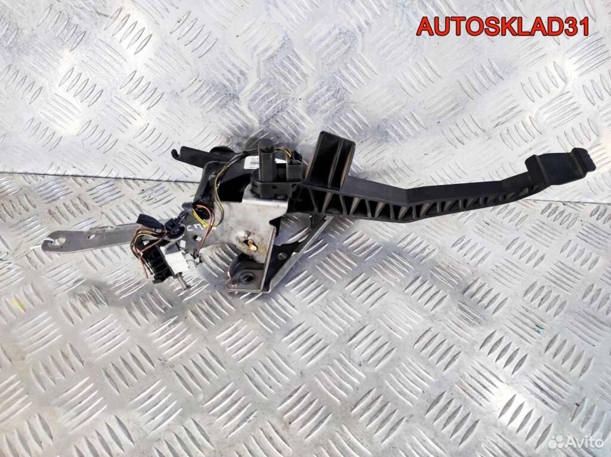 Педаль сцепления Ford C-MAX 3M517B633EK, 1100 рублей, Дубовое