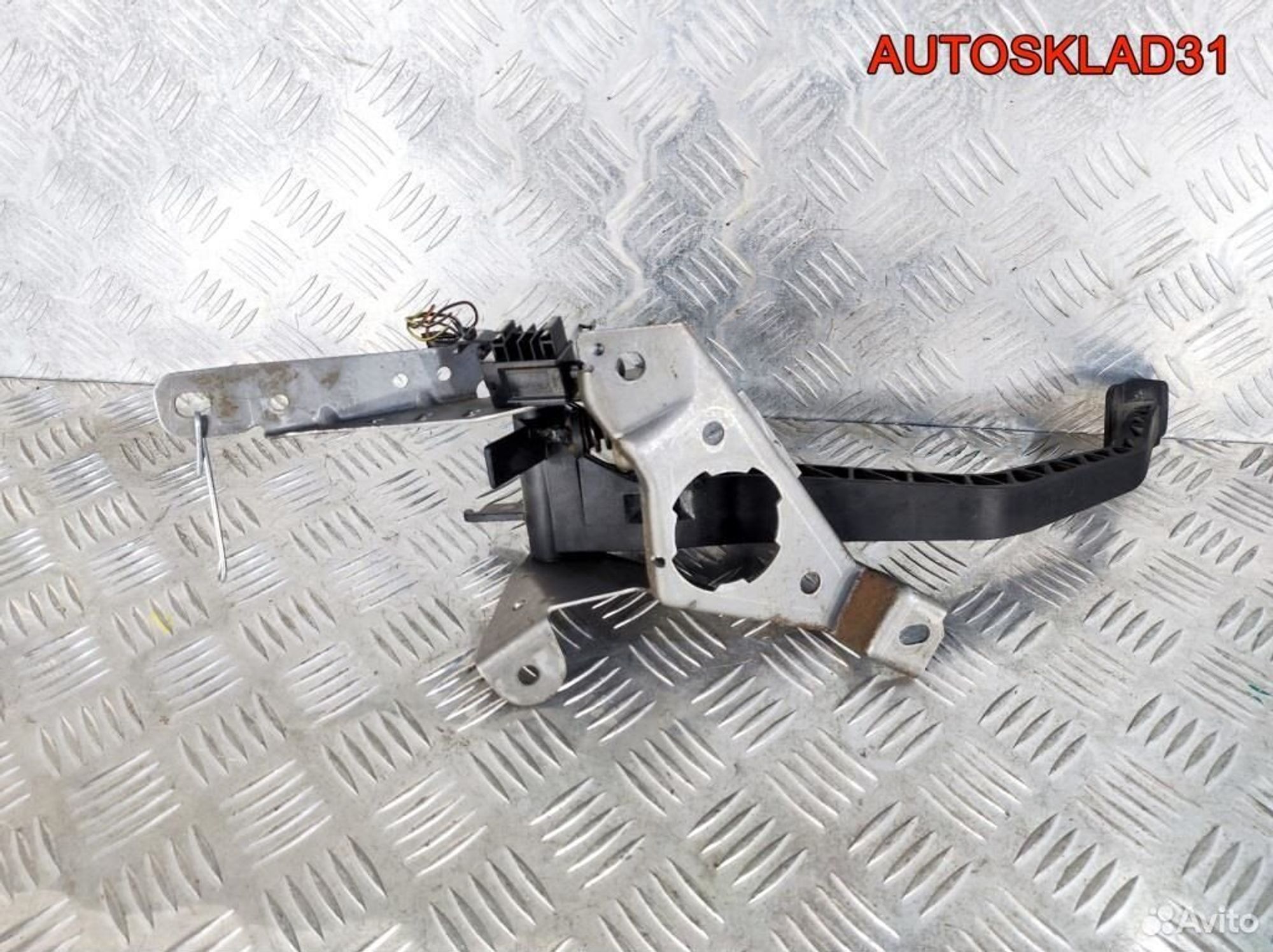 Педаль сцепления Ford C-MAX 3M517B633EK, 1100 рублей, Дубовое