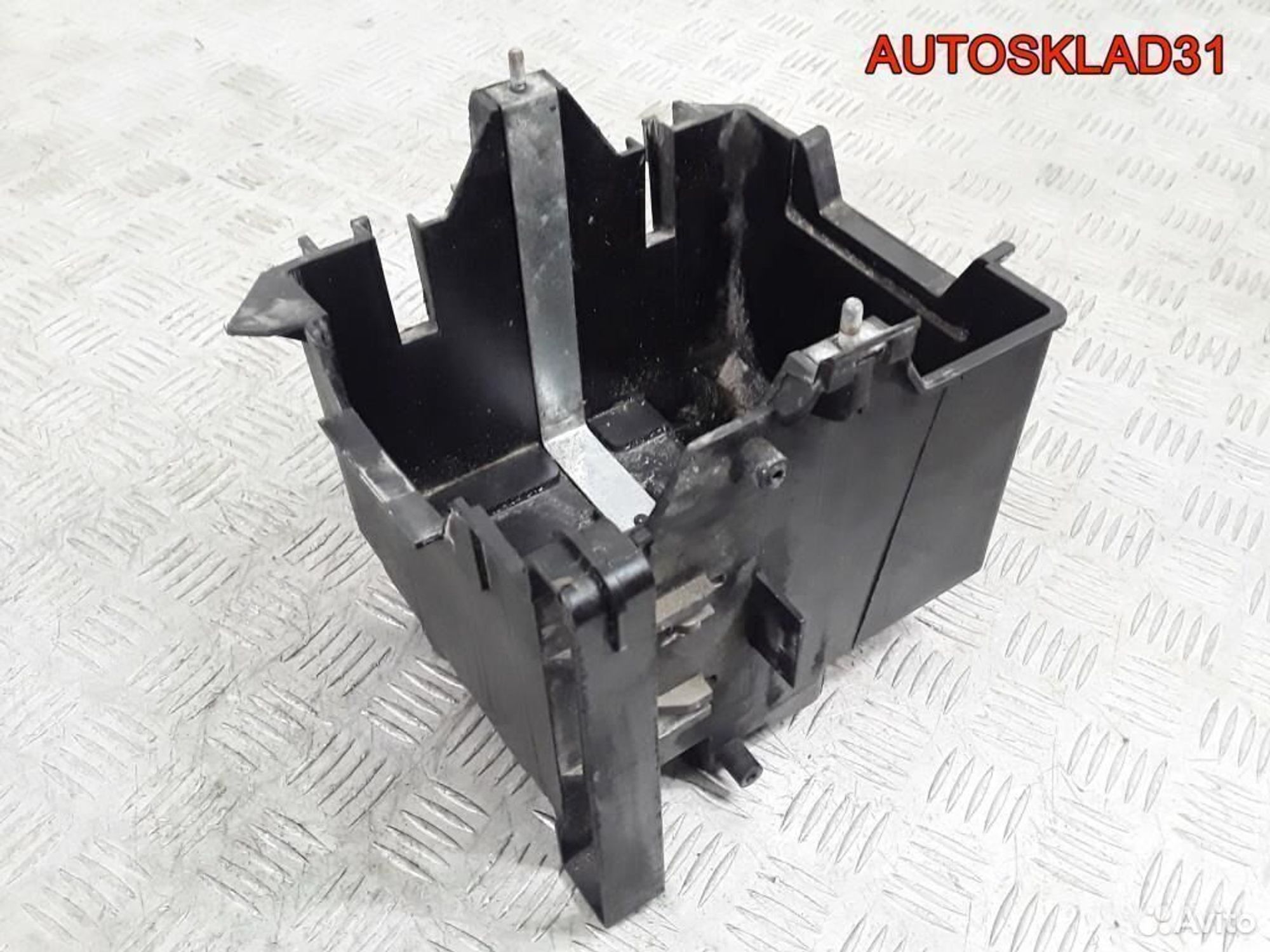 Крепление акб Ford Fusion 2s6t10723ad, 1700 рублей, Дубовое