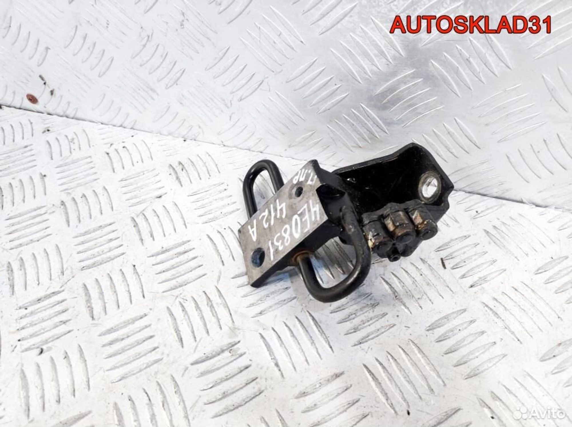 Петля двери передней правой Audi A8 D3 4E0831412A, 1700 рублей, Дубовое