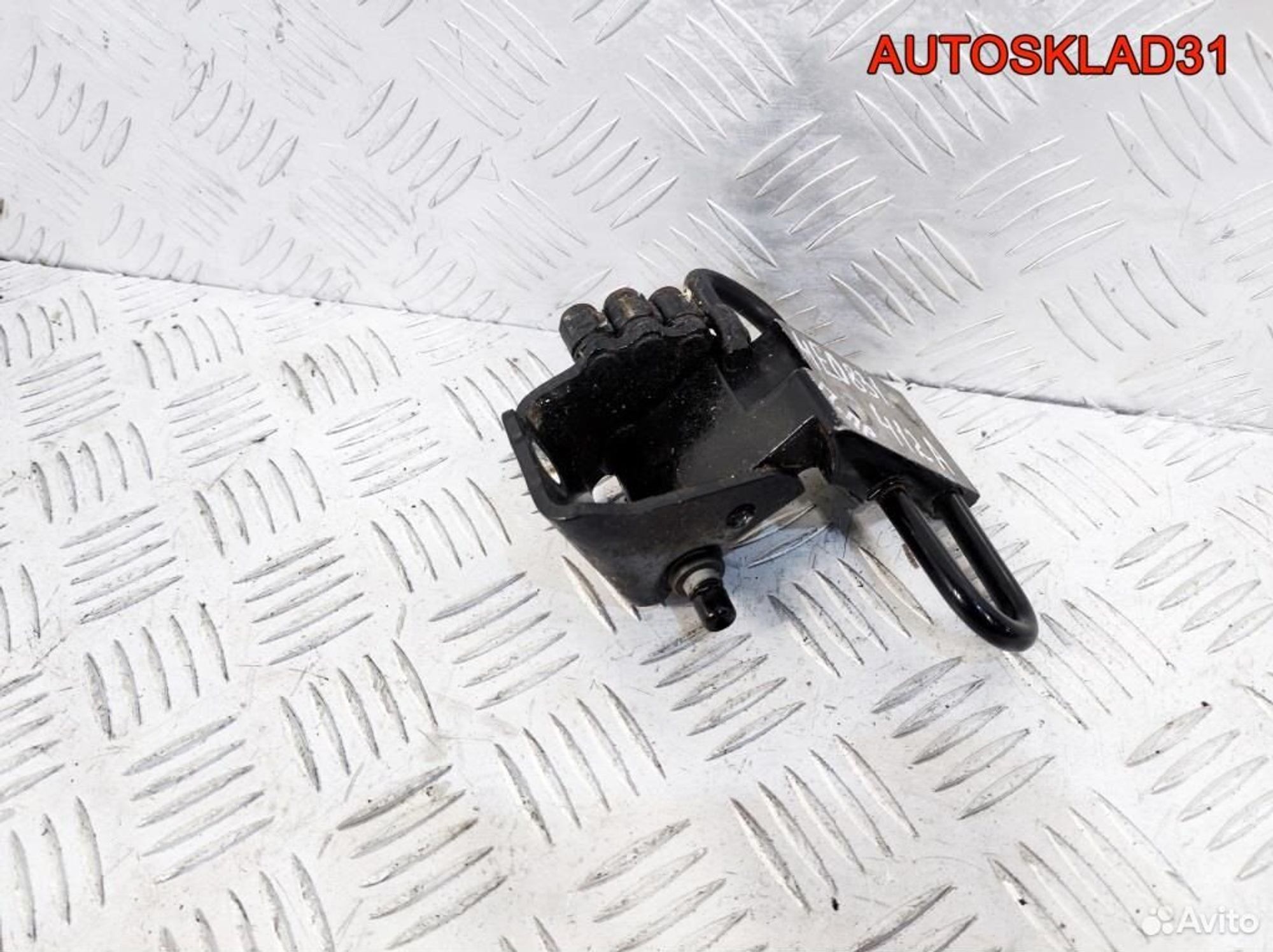 Петля двери передней правой Audi A8 D3 4E0831412A, 1700 рублей, Дубовое