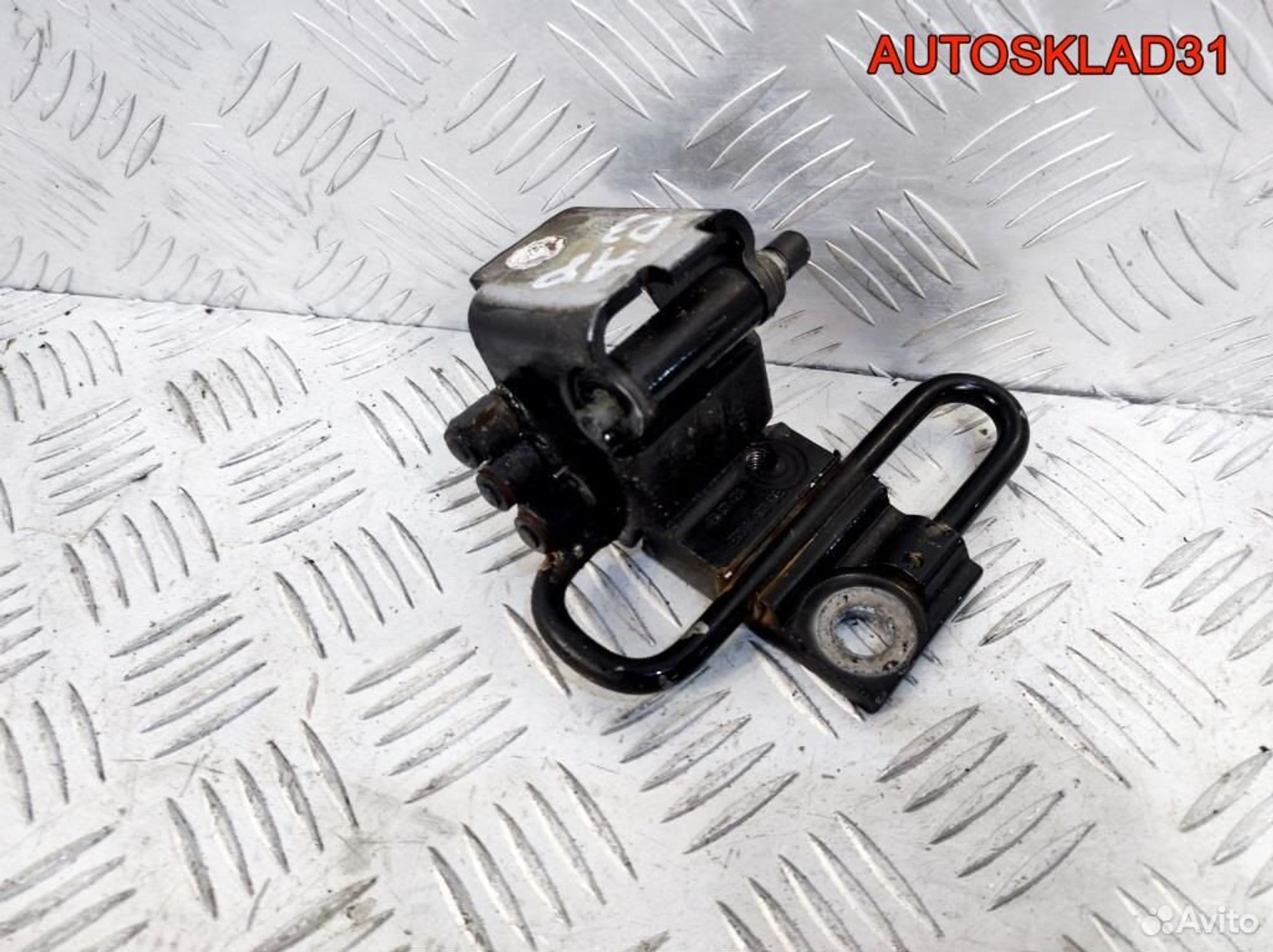 Петля двери передней правой Audi A8 D3 4E0831412A, 1700 рублей, Дубовое