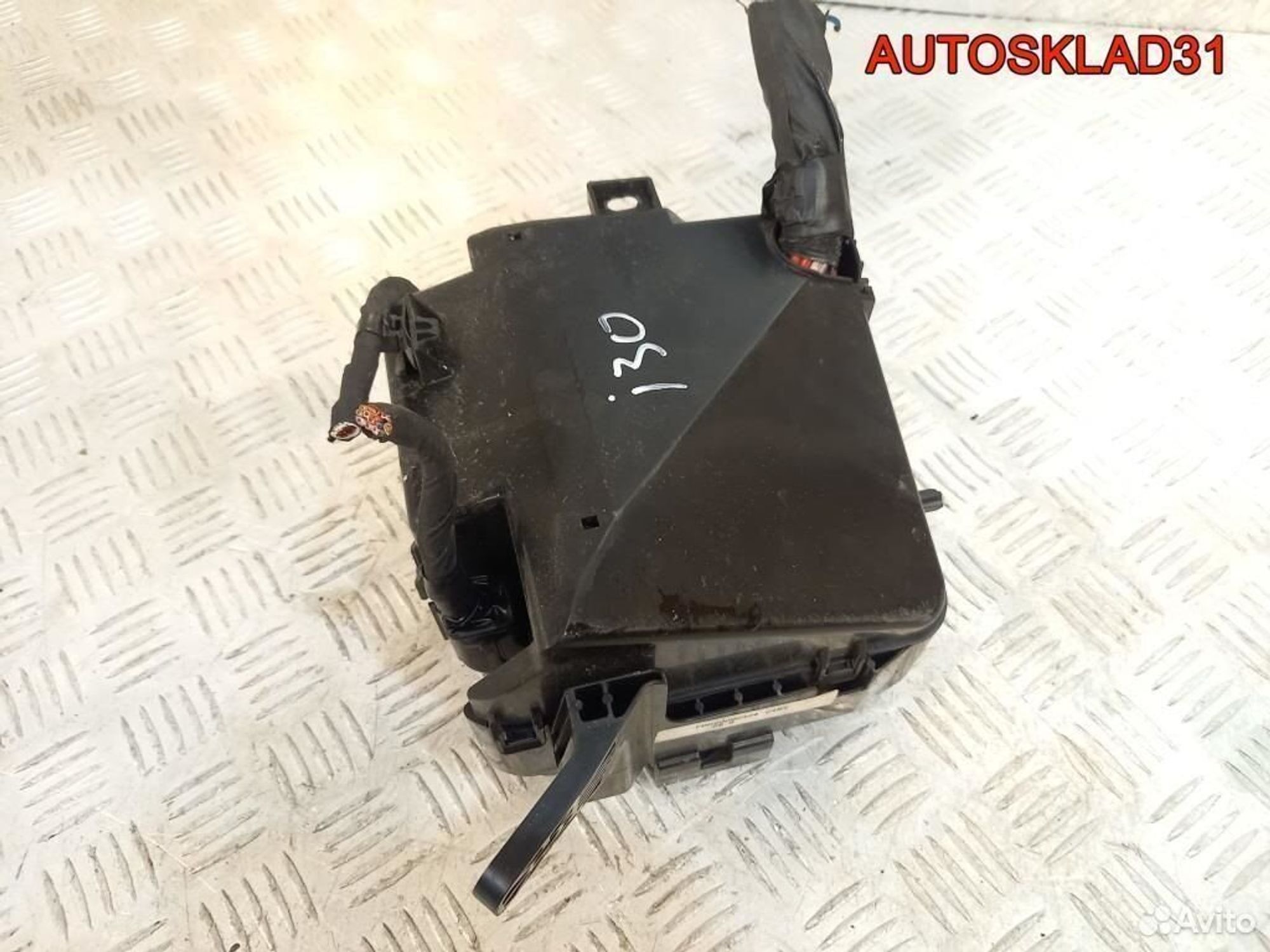 Блок предохранителей Hyundai i30 919510Q000, 2900 рублей, Дубовое