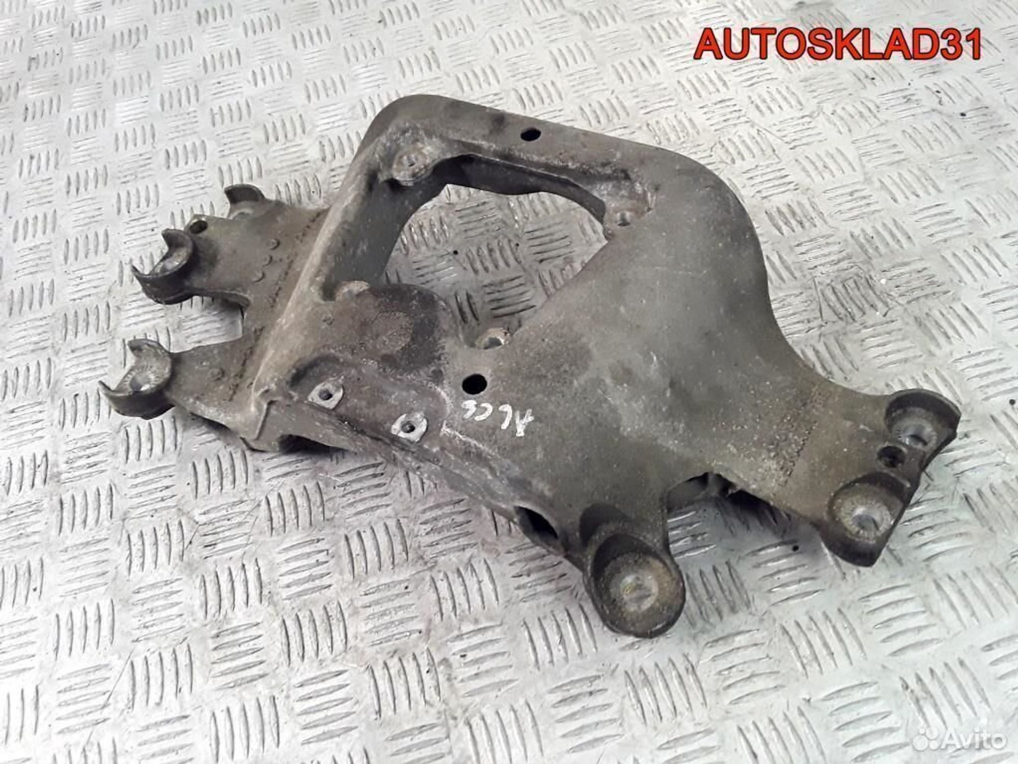 Кронштейн кпп задний Audi A6 C6 4F 4F0399263K, 3400 рублей, Дубовое