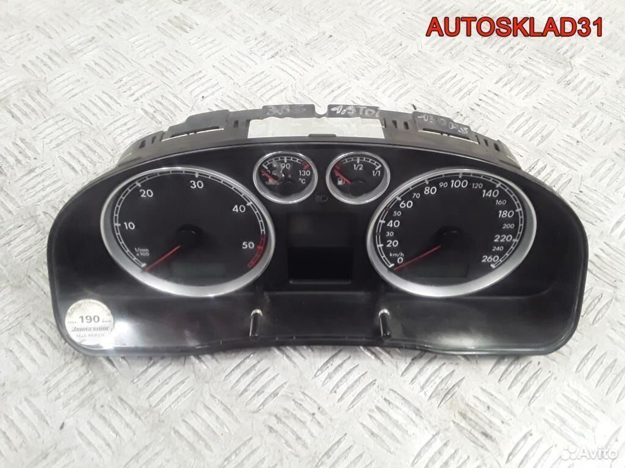 Панель приборов Volkswagen Passat B5+ 3B0920829A, 3600 рублей, Дубовое