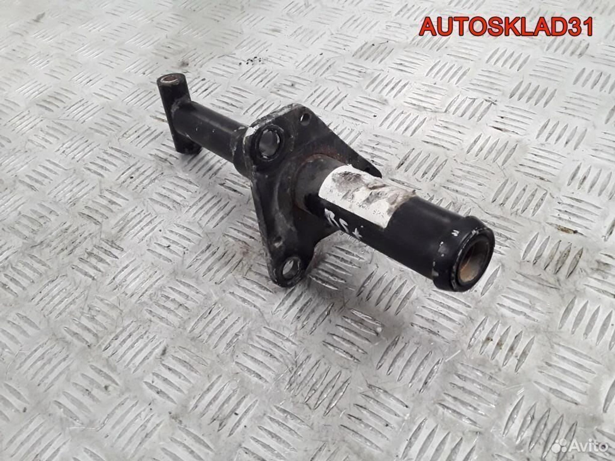 Кронштейн усилителя переднего бампера Passat B5+, 1200 рублей, Дубовое