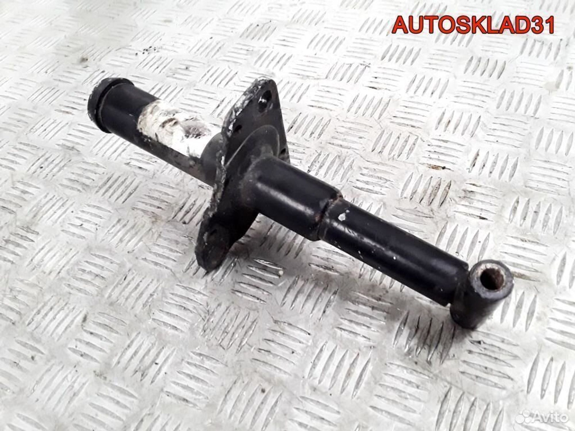 Кронштейн усилителя переднего бампера Passat B5+, 1200 рублей, Дубовое