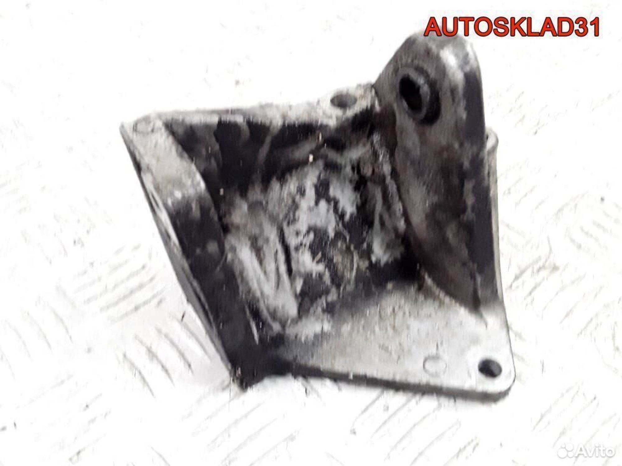 Кронштейн опоры Mitsubishi Carisma DA GDI 4G93, 600 рублей, Дубовое