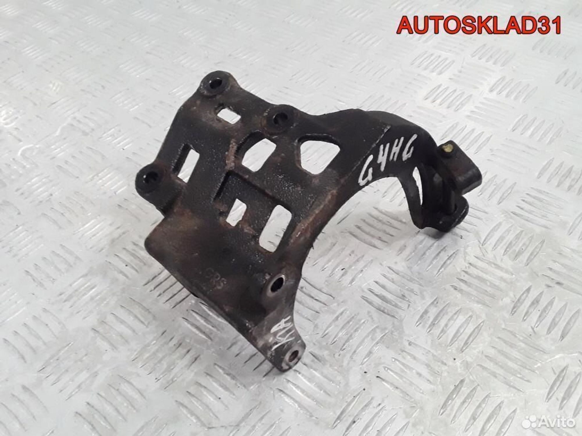 Кронштейн кондиционера Kia Picanto G4HG 977021C100, 1200 рублей, Дубовое