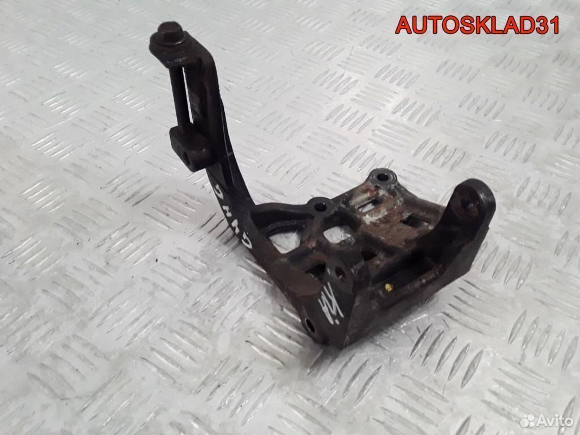 Кронштейн кондиционера Kia Picanto G4HG 977021C100, 1200 рублей, Дубовое