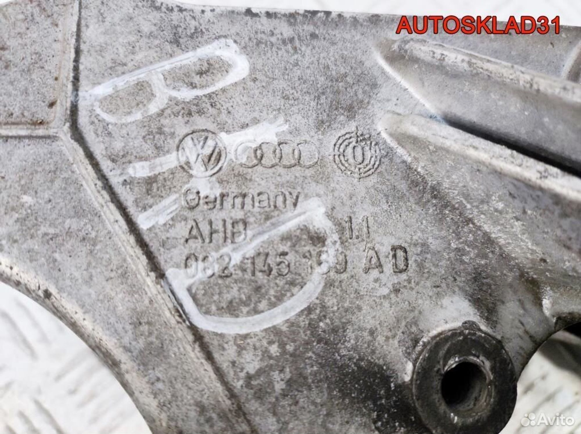 Кронштейн генератора Volkswagen Golf 4 062145169AD, 2600 рублей, Дубовое