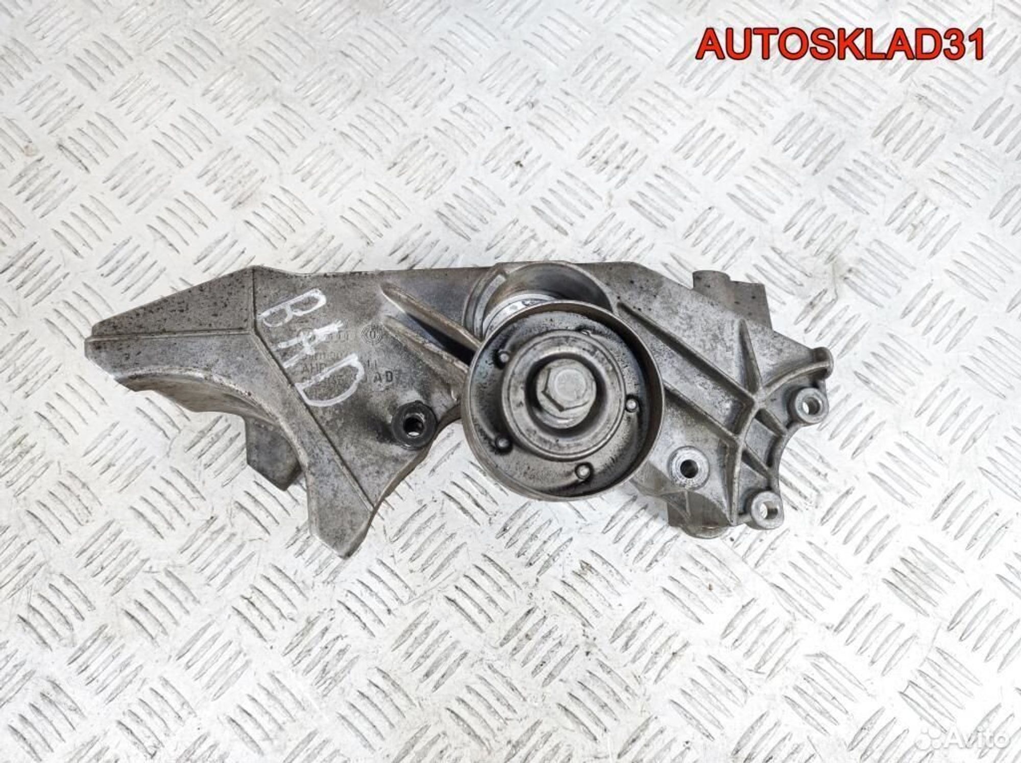 Кронштейн генератора Volkswagen Golf 4 062145169AD, 2600 рублей, Дубовое