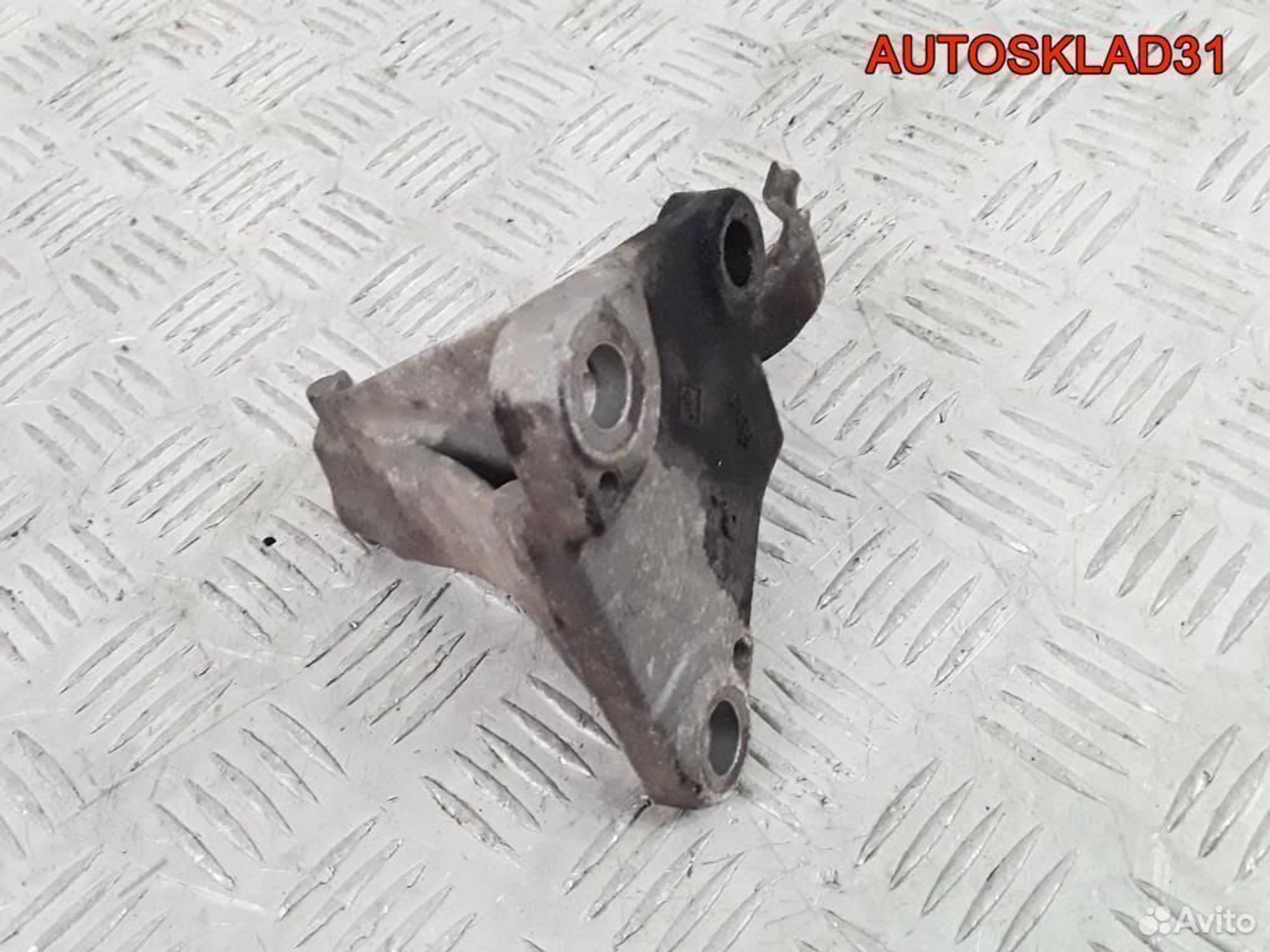 Кронштейн промвала Renault Megane 2 F9Q 8200502731, 2500 рублей, Дубовое