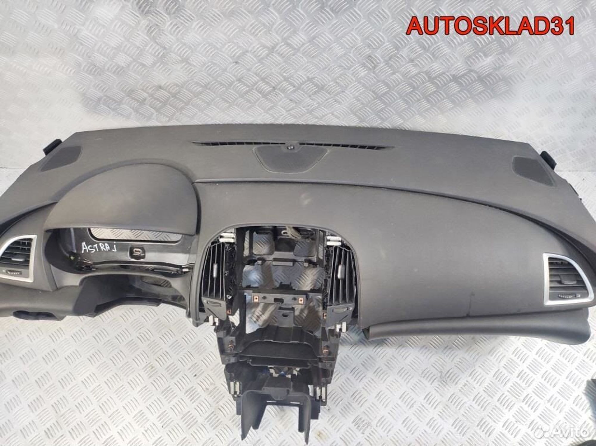 Торпедо Opel Astra J 13301067, 20300 рублей, Дубовое