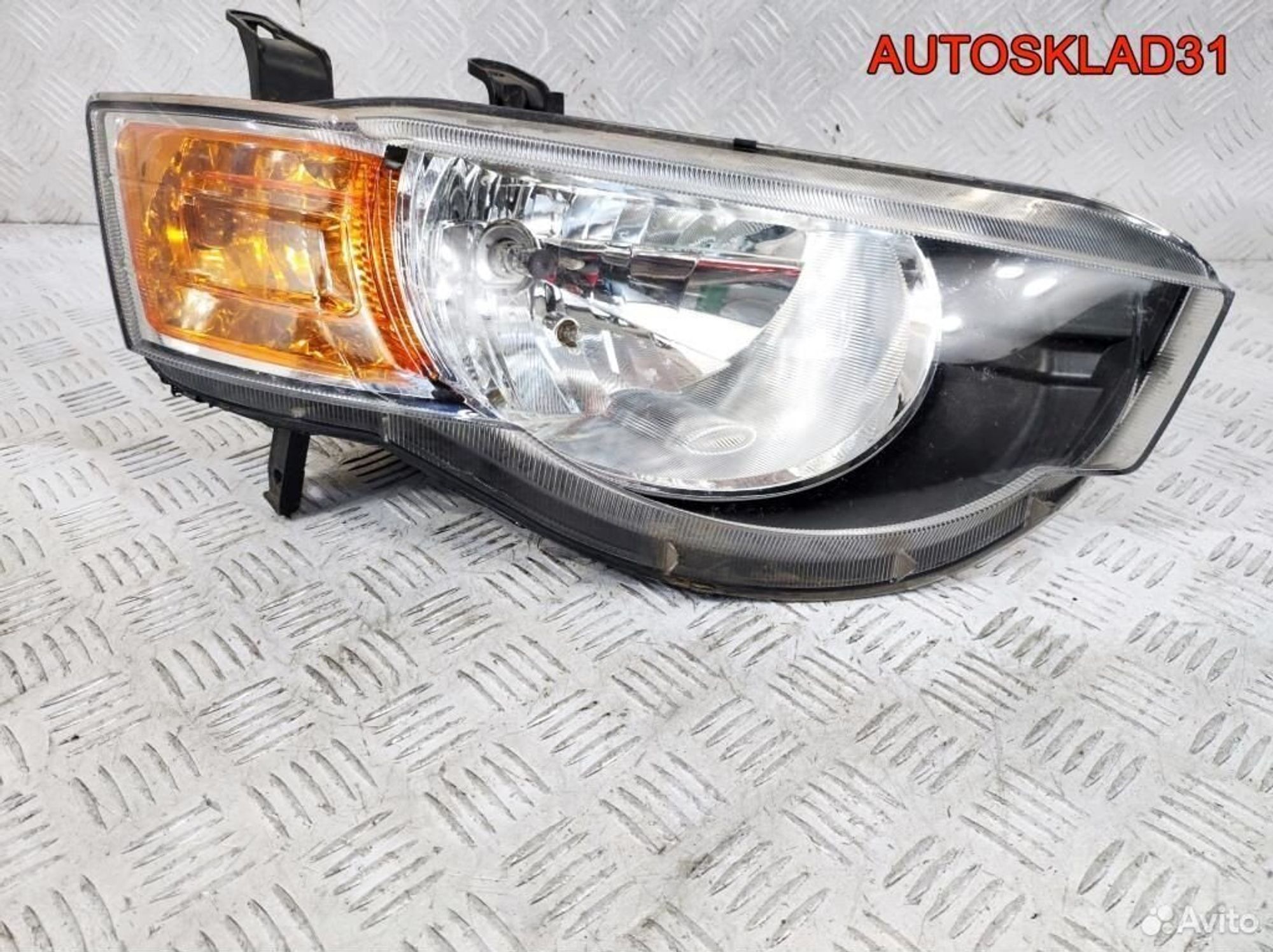 Фара правая Mitsubishi Colt Z3 8301B180, 22400 рублей, Дубовое