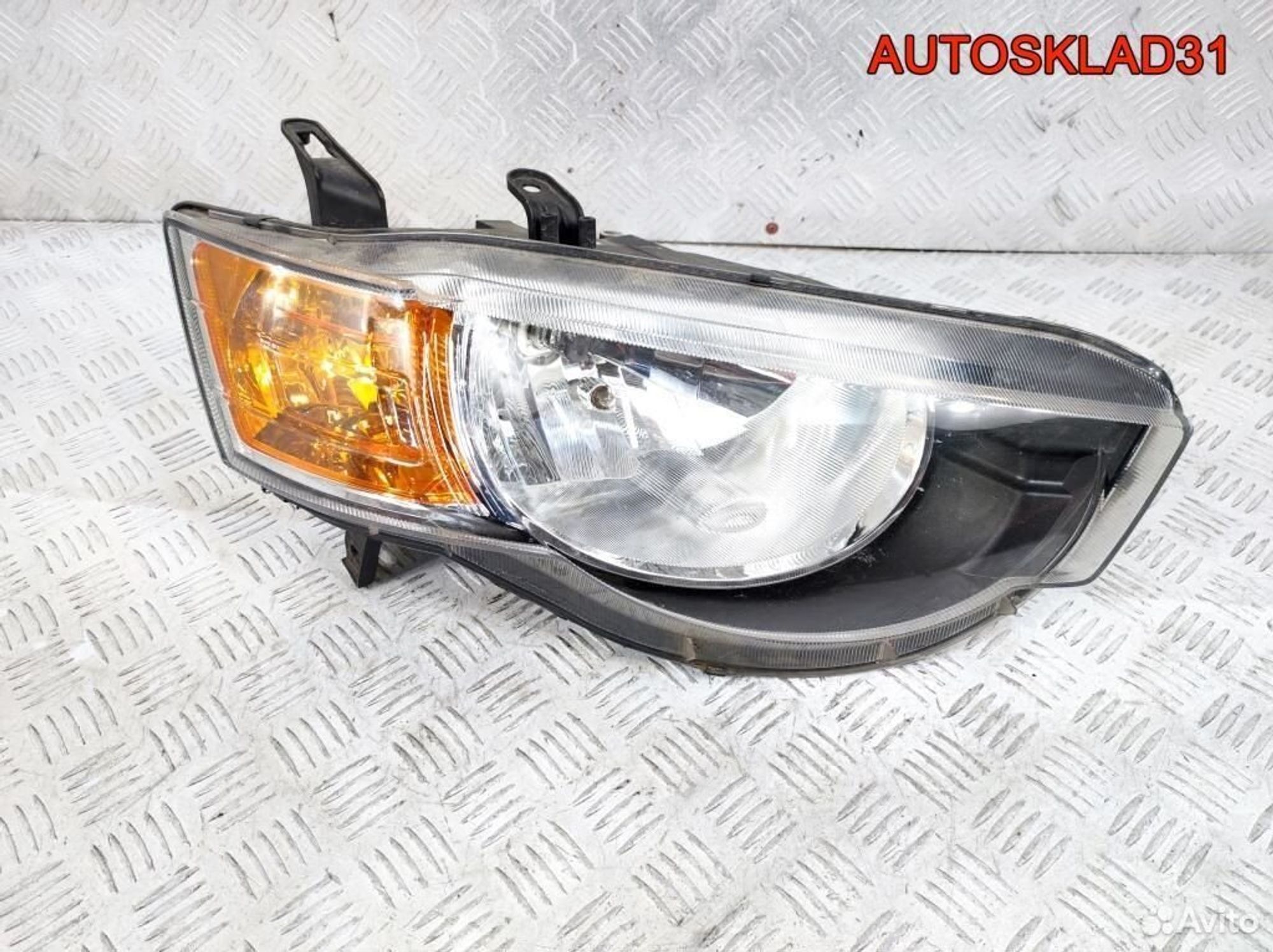 Фара правая Mitsubishi Colt Z3 8301B180, 22400 рублей, Дубовое