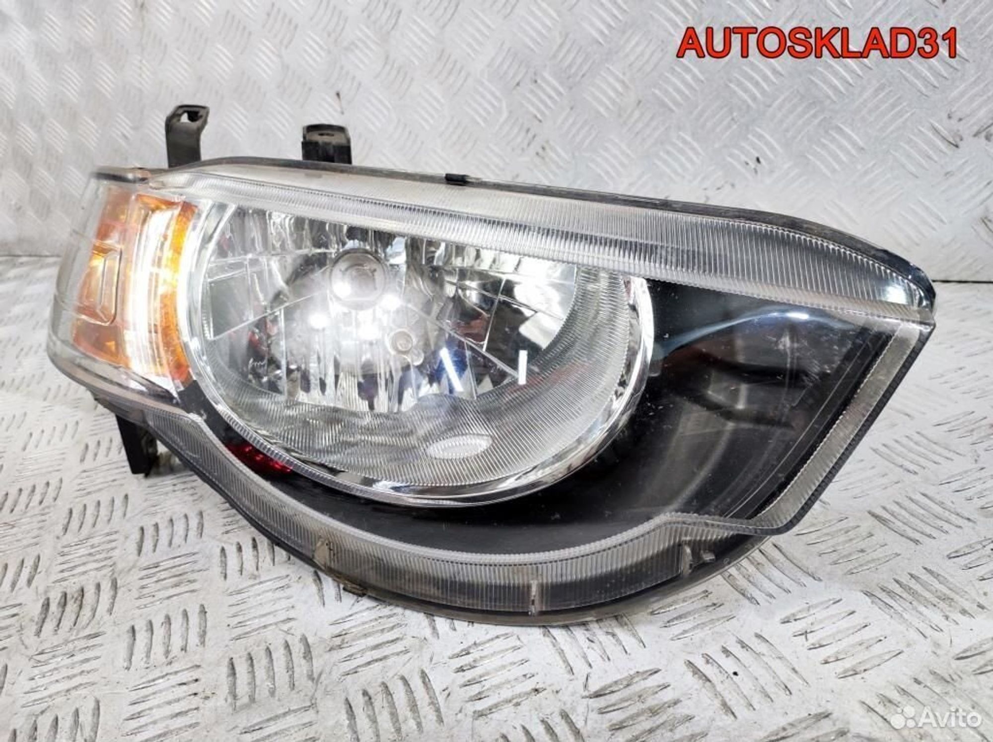 Фара правая Mitsubishi Colt Z3 8301B180, 22400 рублей, Дубовое