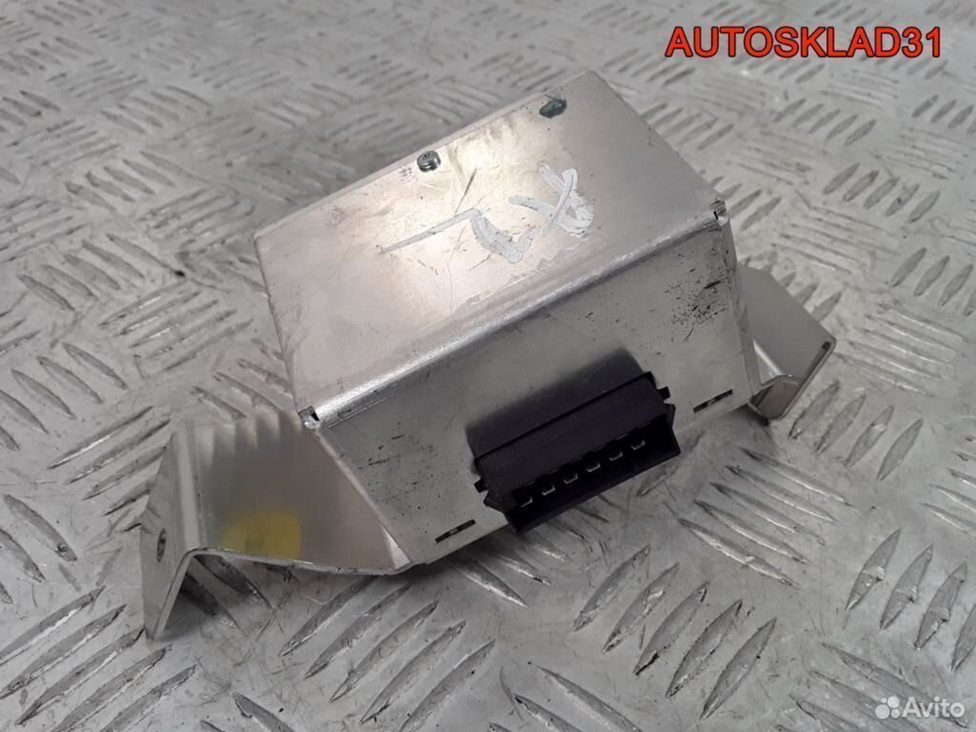 Усилитель акустической системы Audi A2 8Z0035223, 1400 рублей, Дубовое