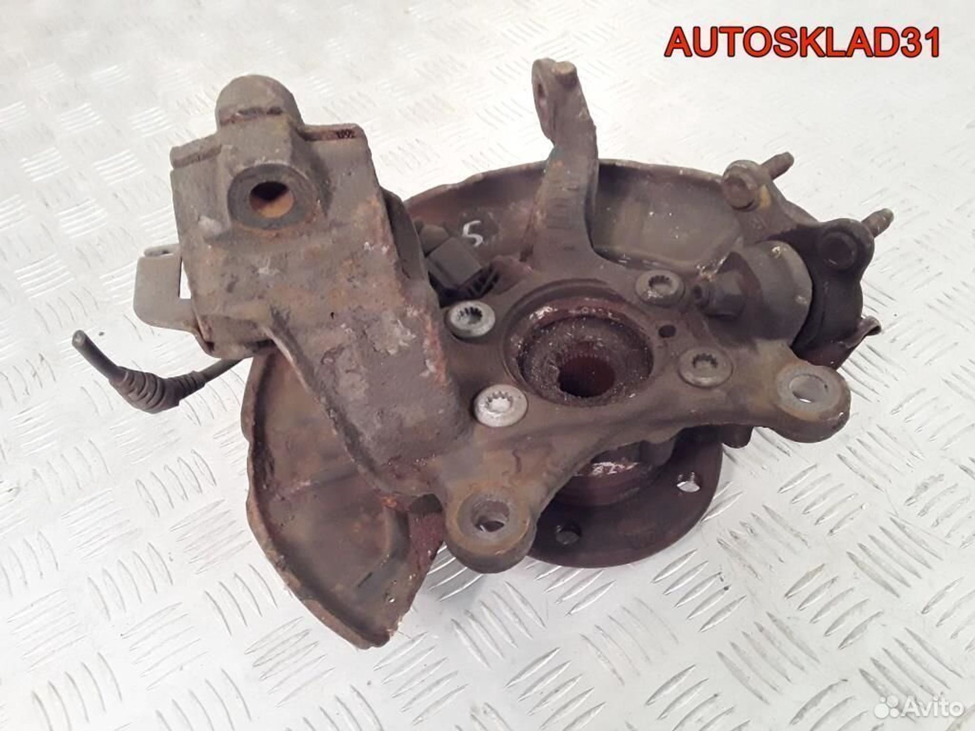 Кулак поворотный перед правый VW Golf 5 1K0407256AA, 3600 рублей, Дубовое