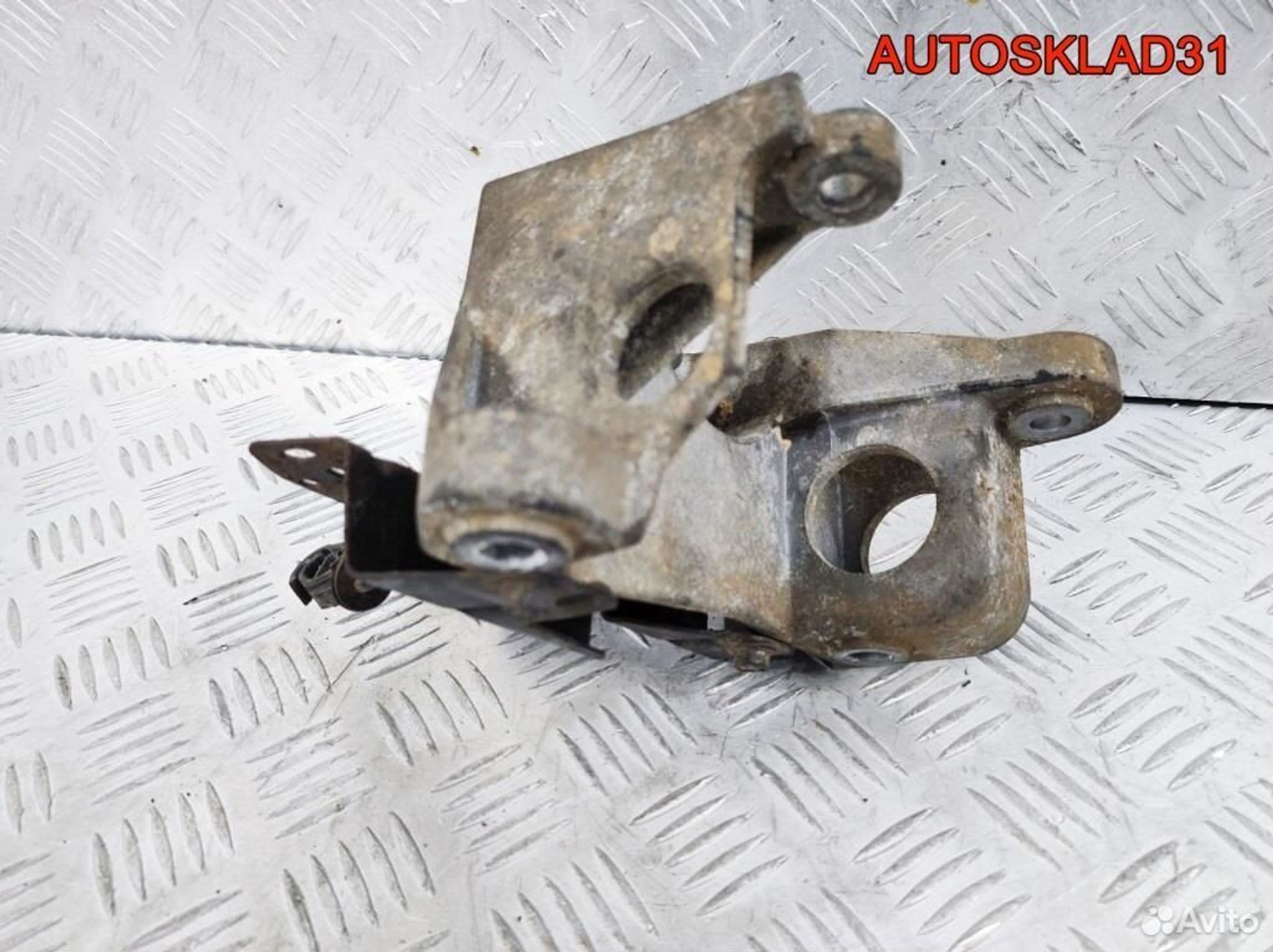Кронштейн кпп Opel Movano 2,2 G9T 8200027178, 3200 рублей, Дубовое
