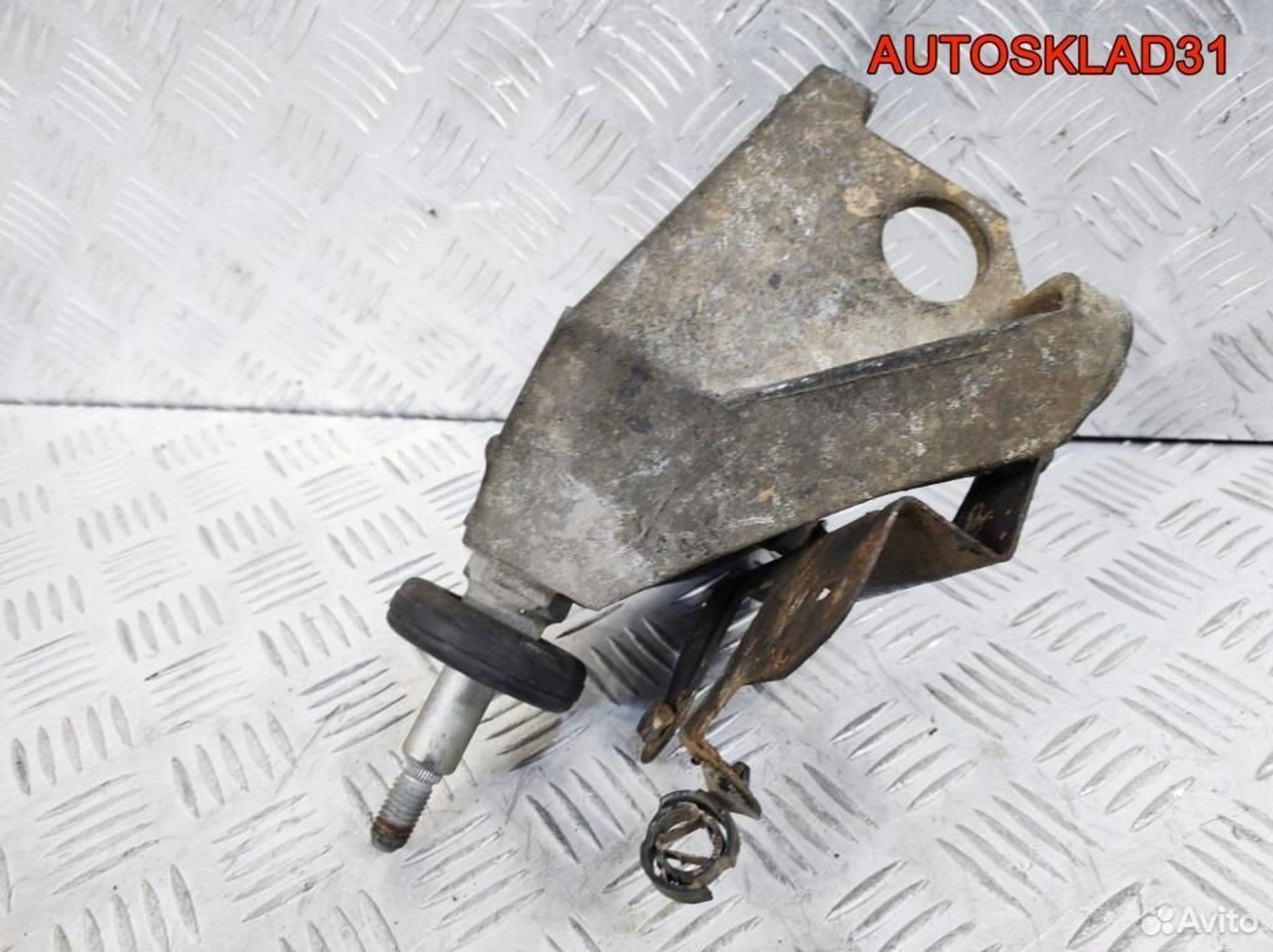 Кронштейн кпп Opel Movano 2,2 G9T 8200027178, 3200 рублей, Дубовое