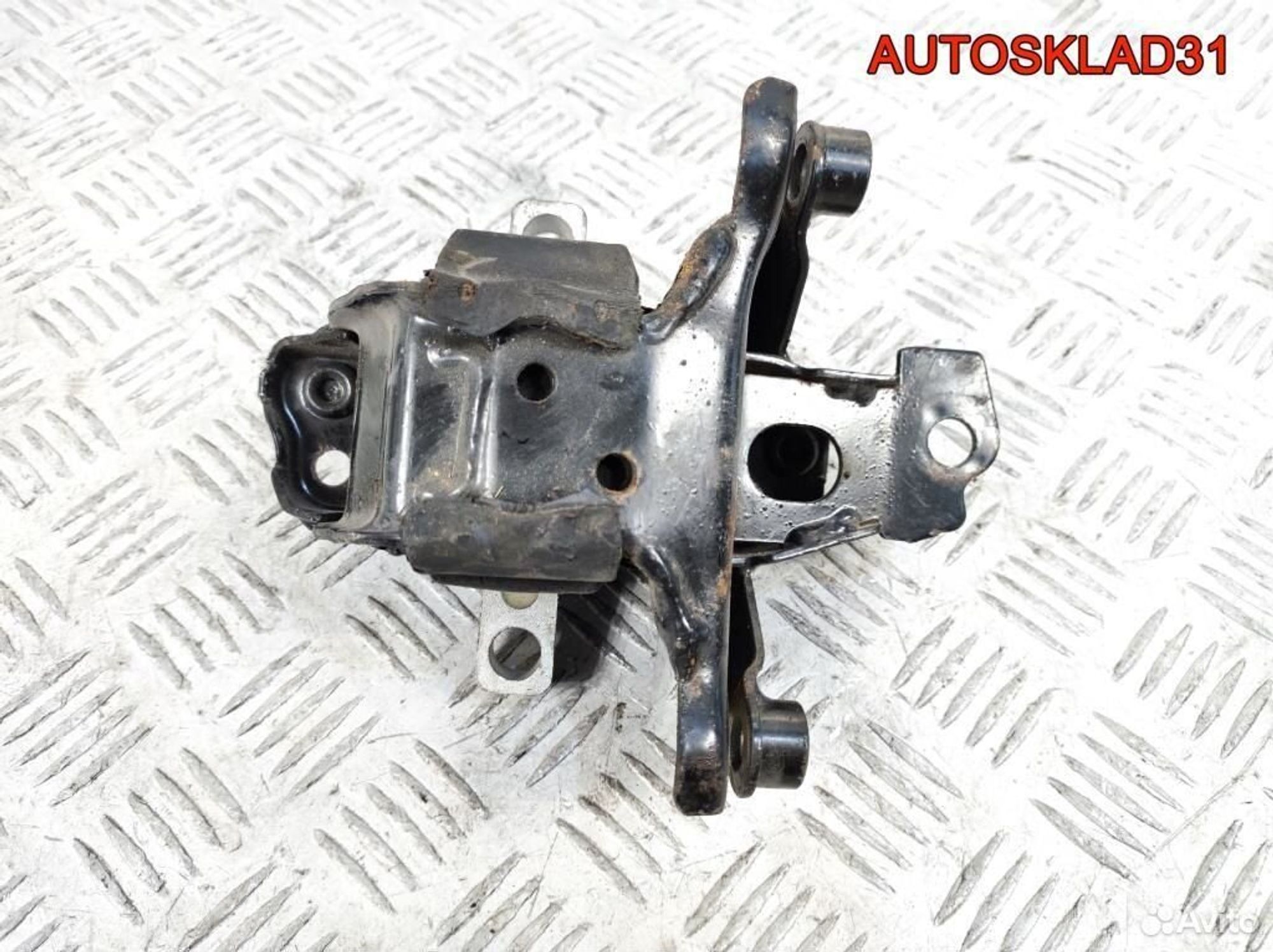 Опора кпп левая Volkswagen Polo 6Q0199555AD, 2600 рублей, Дубовое