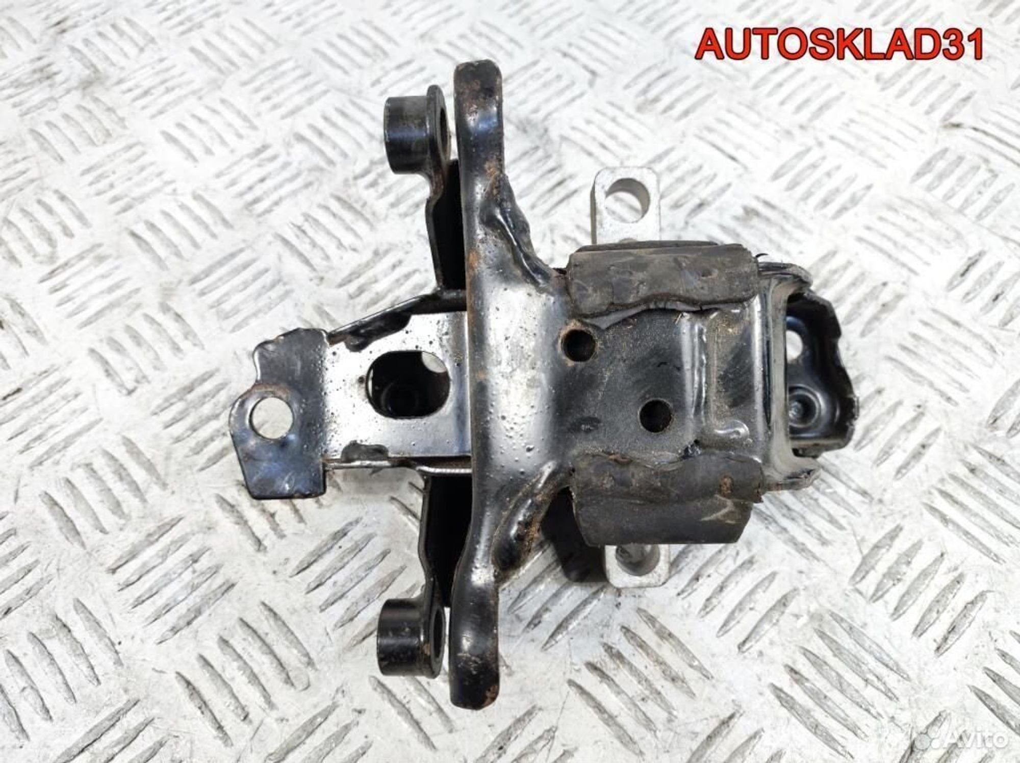 Опора кпп левая Volkswagen Polo 6Q0199555AD, 2600 рублей, Дубовое