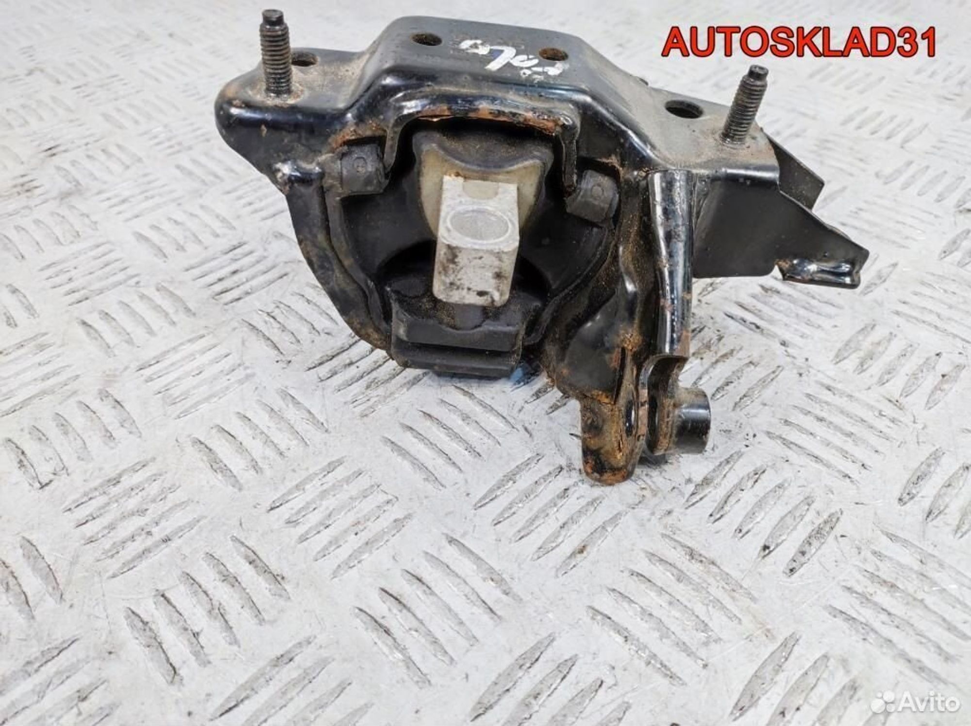 Опора кпп левая Volkswagen Polo 6Q0199555AD, 2600 рублей, Дубовое