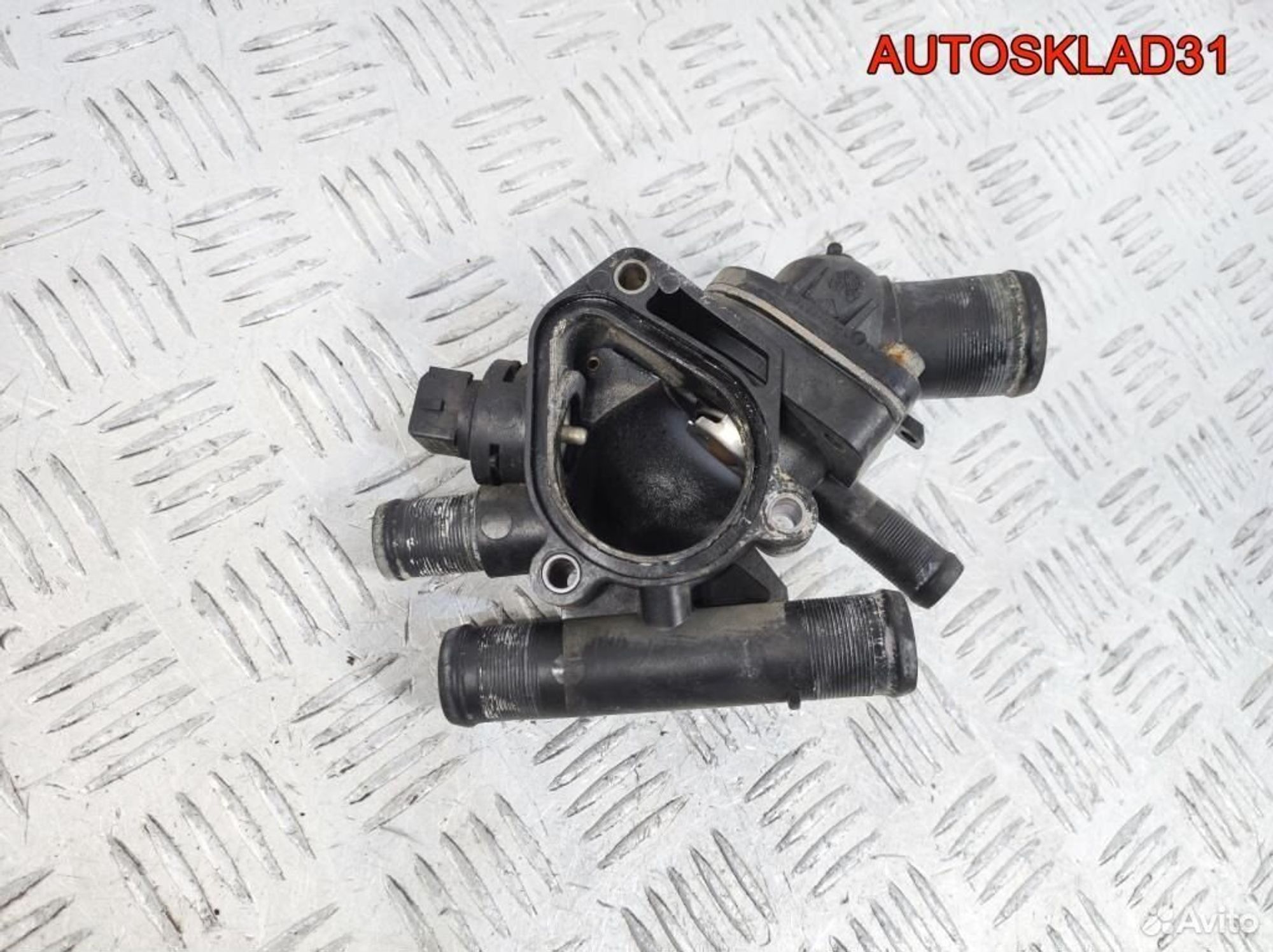 Корпус термостата Volvo V40 F9Q 8200065390, 1700 рублей, Дубовое