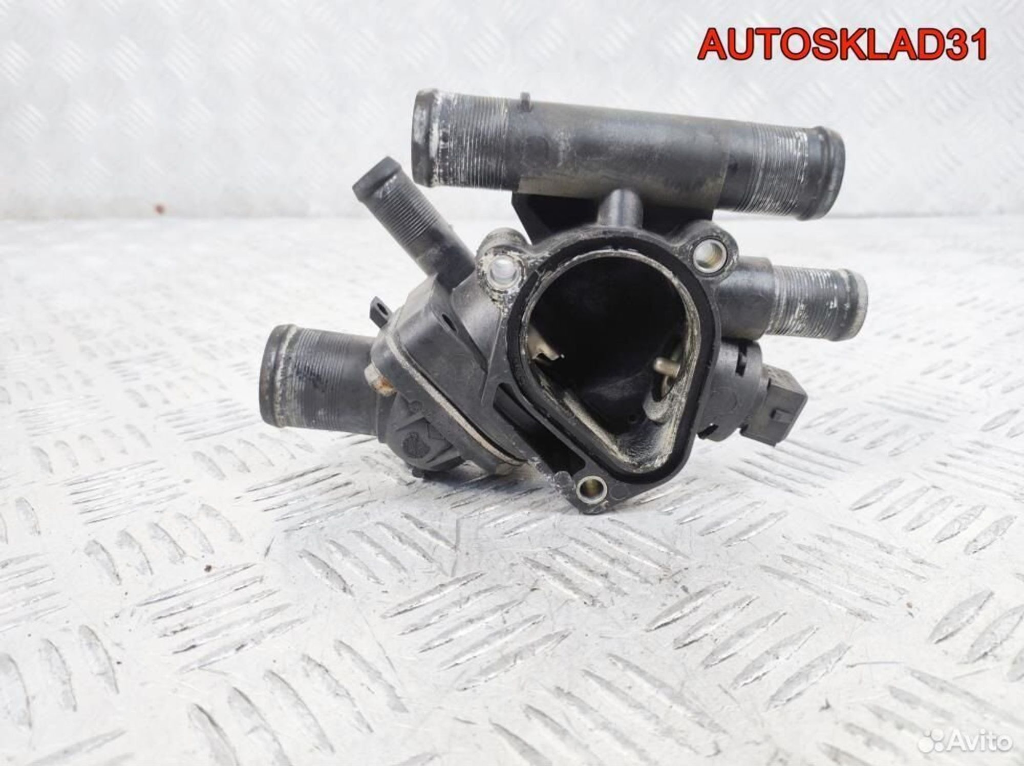 Корпус термостата Volvo V40 F9Q 8200065390, 1700 рублей, Дубовое