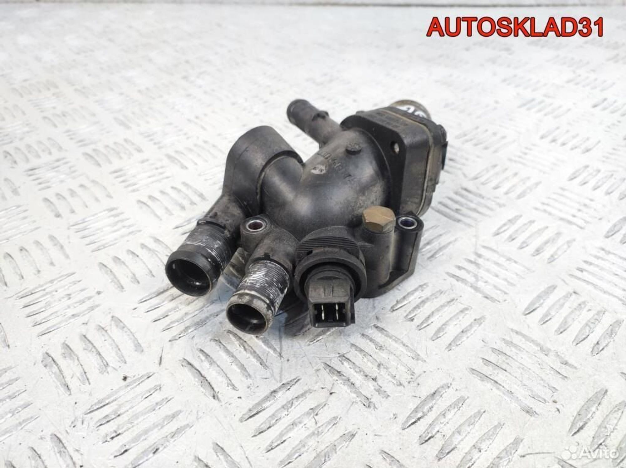 Корпус термостата Volvo V40 F9Q 8200065390, 1700 рублей, Дубовое