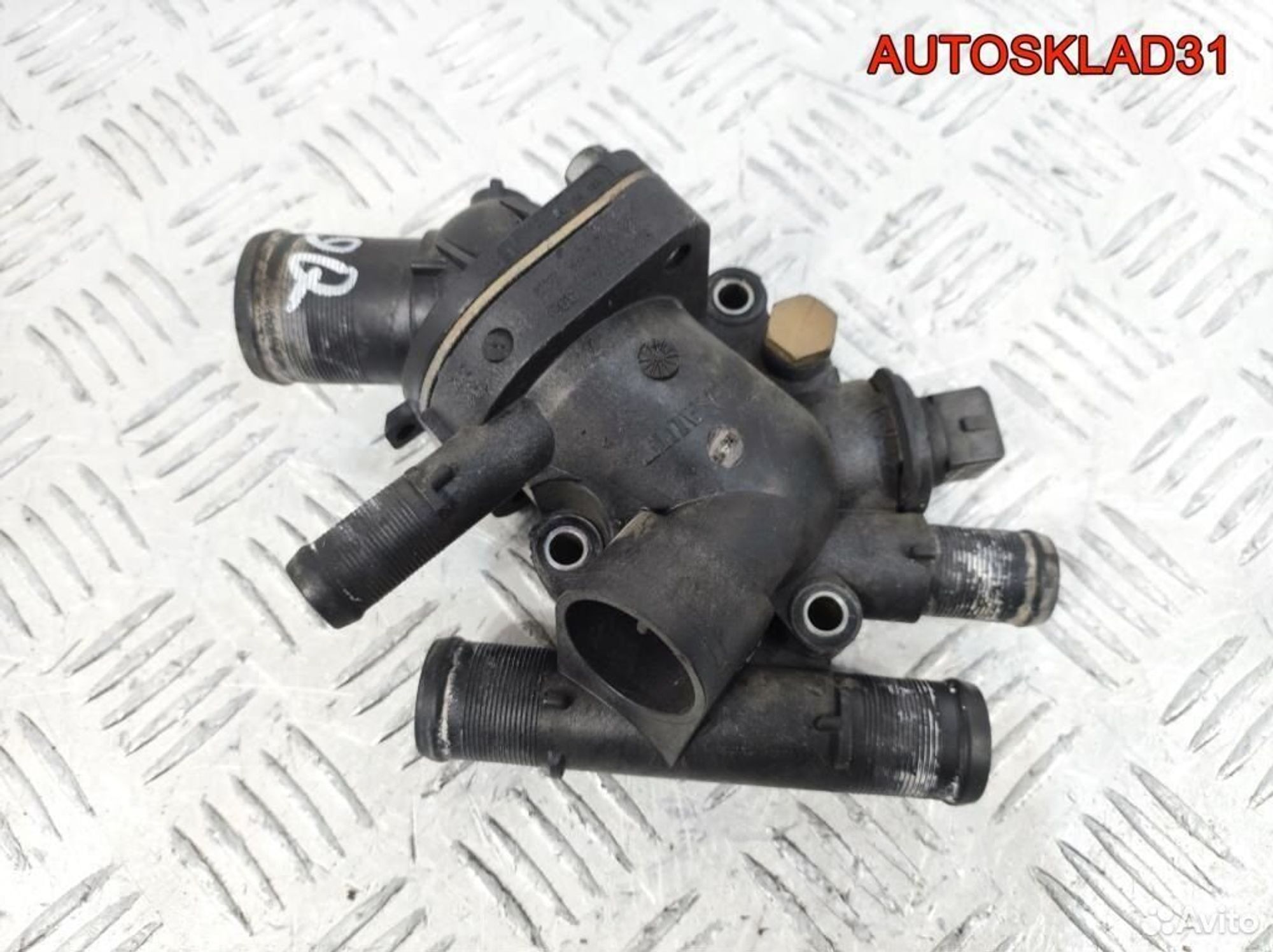 Корпус термостата Volvo V40 F9Q 8200065390, 1700 рублей, Дубовое