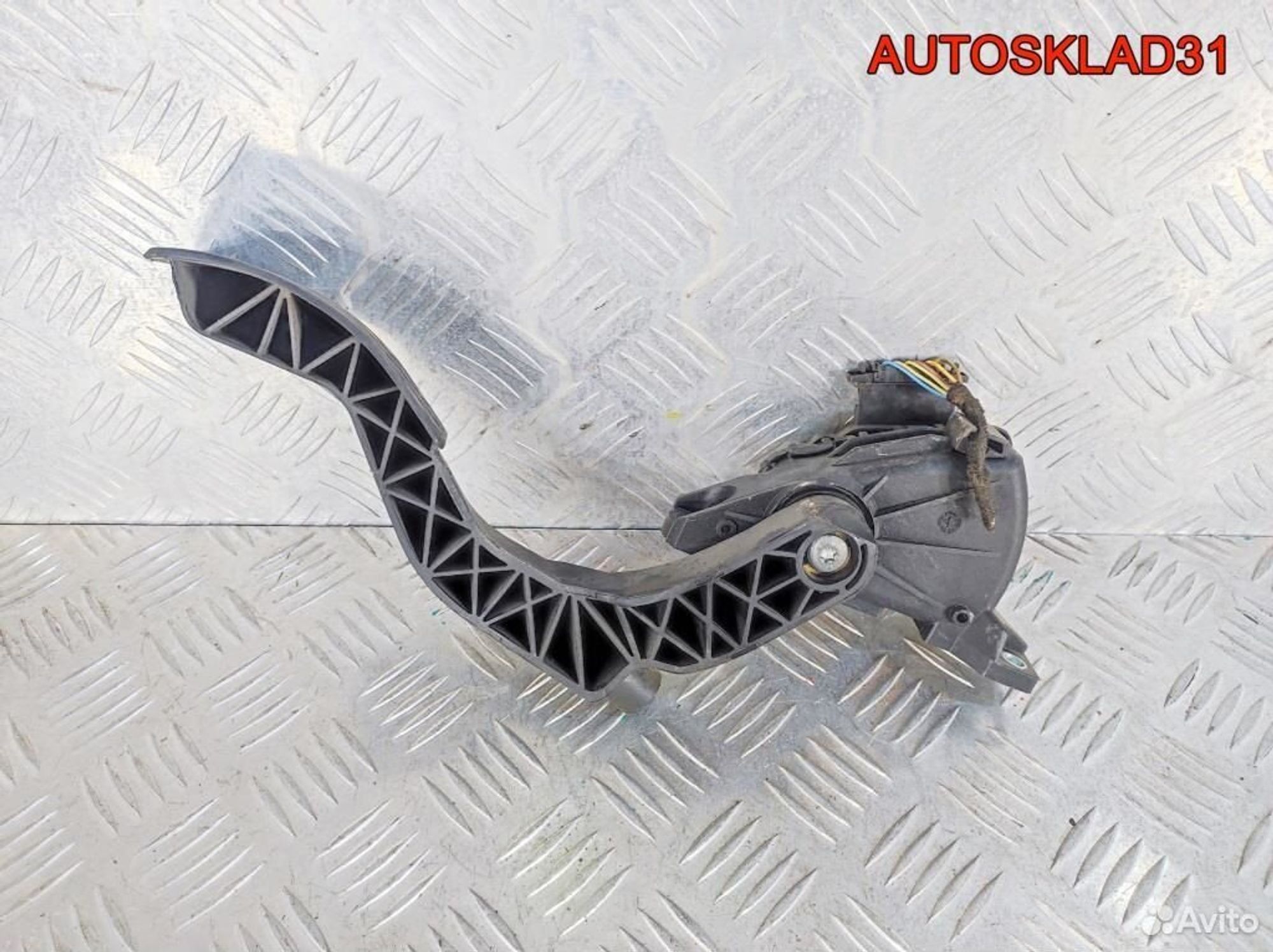 Педаль газа Audi A4 B5 8D1721523E Бензин, 1700 рублей, Дубовое