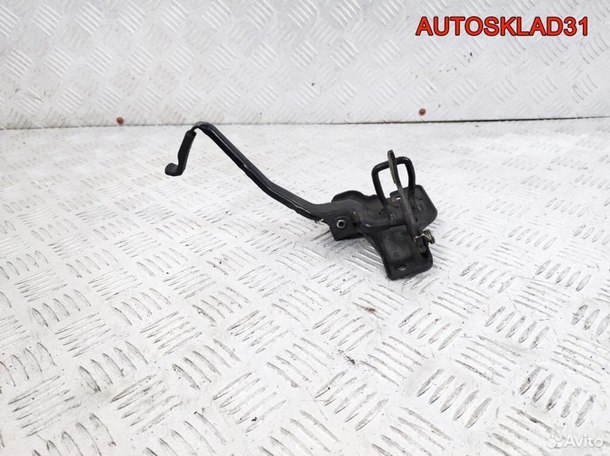 Замок капота Audi A4 B6 8E0823480A, 1400 рублей, Дубовое