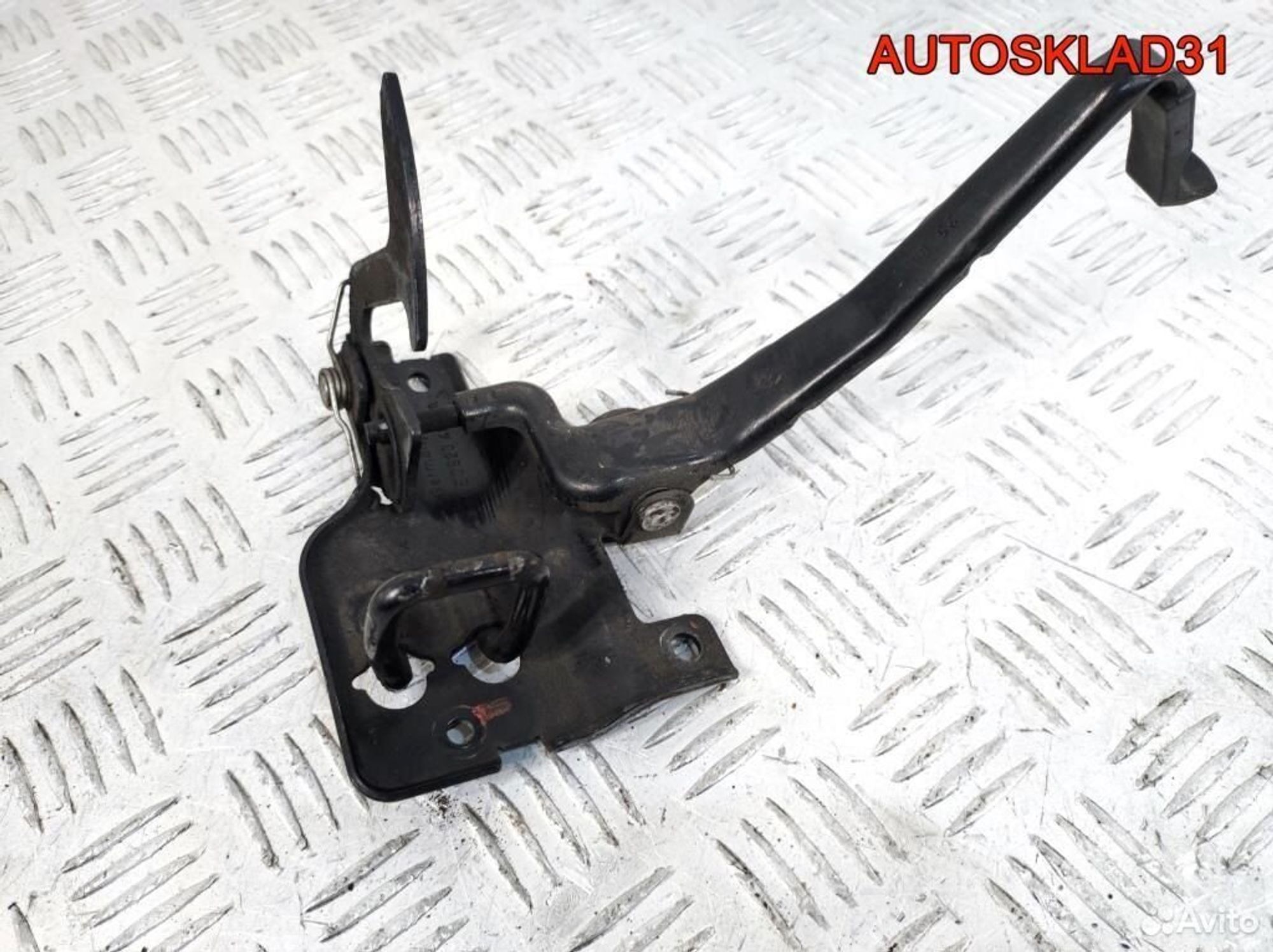 Замок капота Audi A4 B6 8E0823480A, 1400 рублей, Дубовое