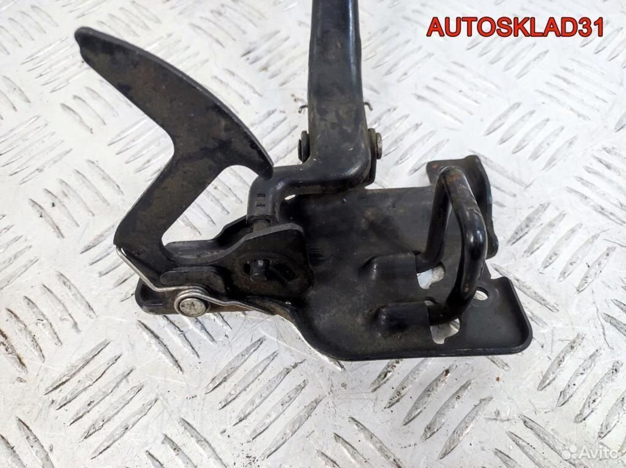 Замок капота Audi A4 B6 8E0823480A, 1400 рублей, Дубовое