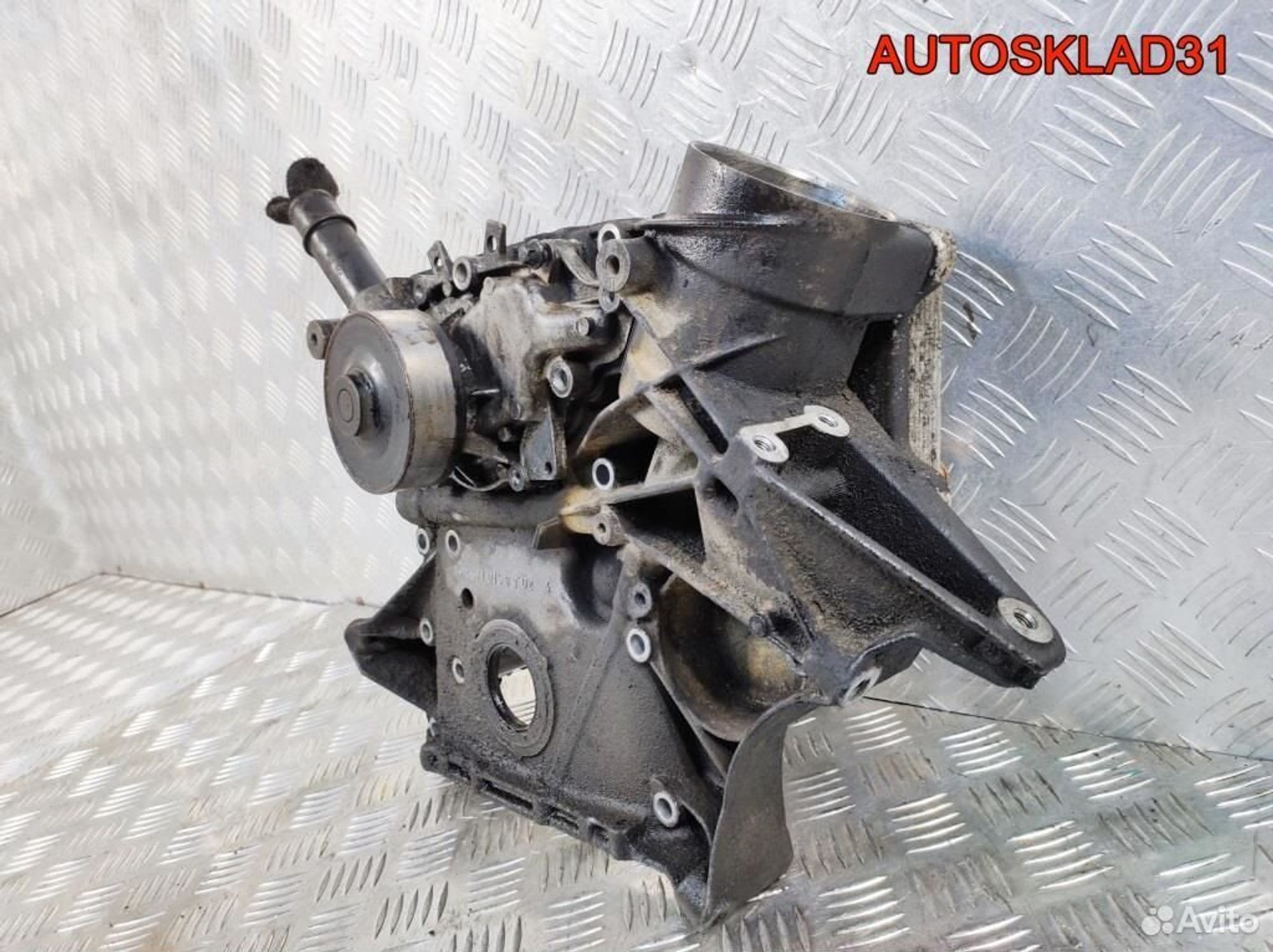 Крышка двигателя передняя Mercedes Vito 6110150902, 3200 рублей, Дубовое