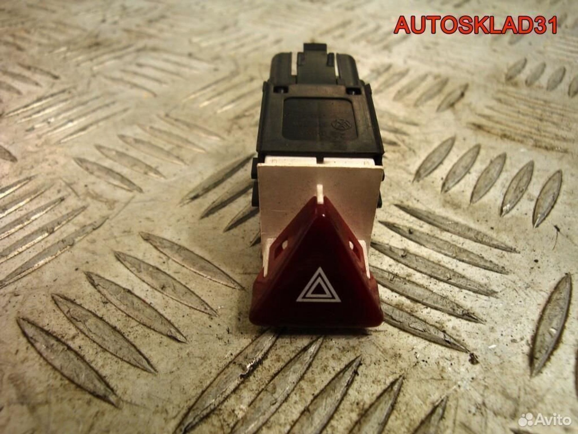 Кнопка аварийной сигнализации VW Passat B6 3C89535, 600 рублей, Дубовое