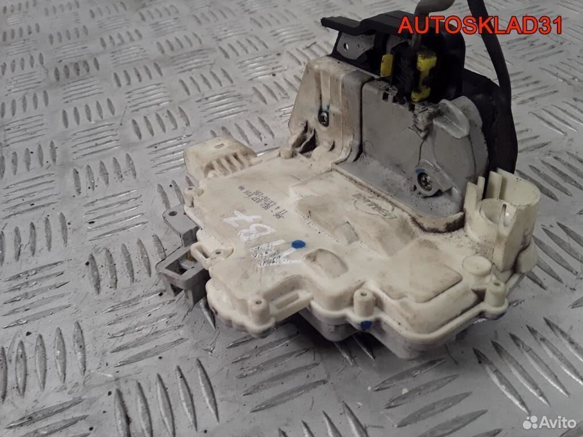 Замок двери передней правой Audi A4 B7 8E2837016AA, 3600 рублей, Дубовое