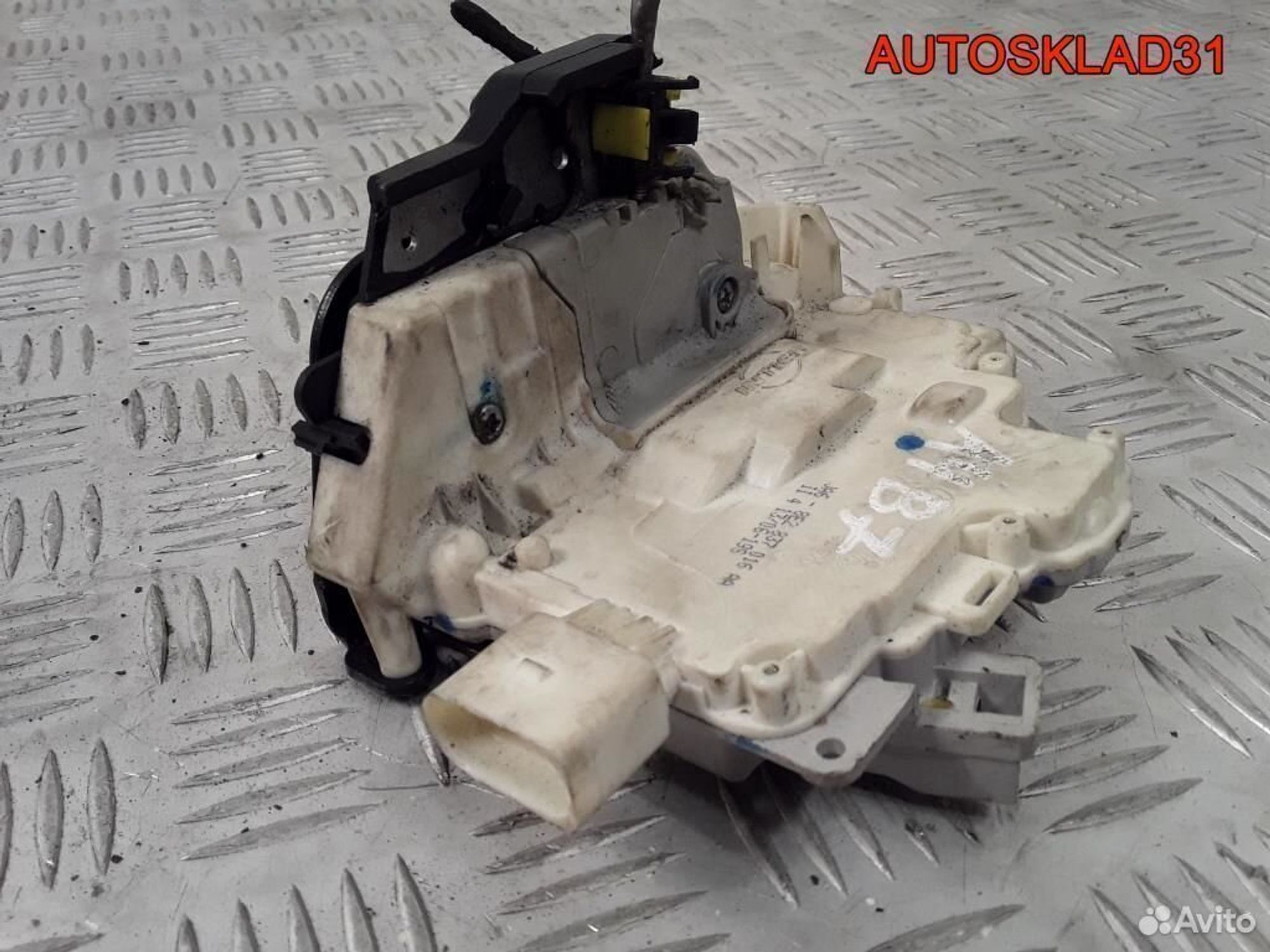 Замок двери передней правой Audi A4 B7 8E2837016AA, 3600 рублей, Дубовое