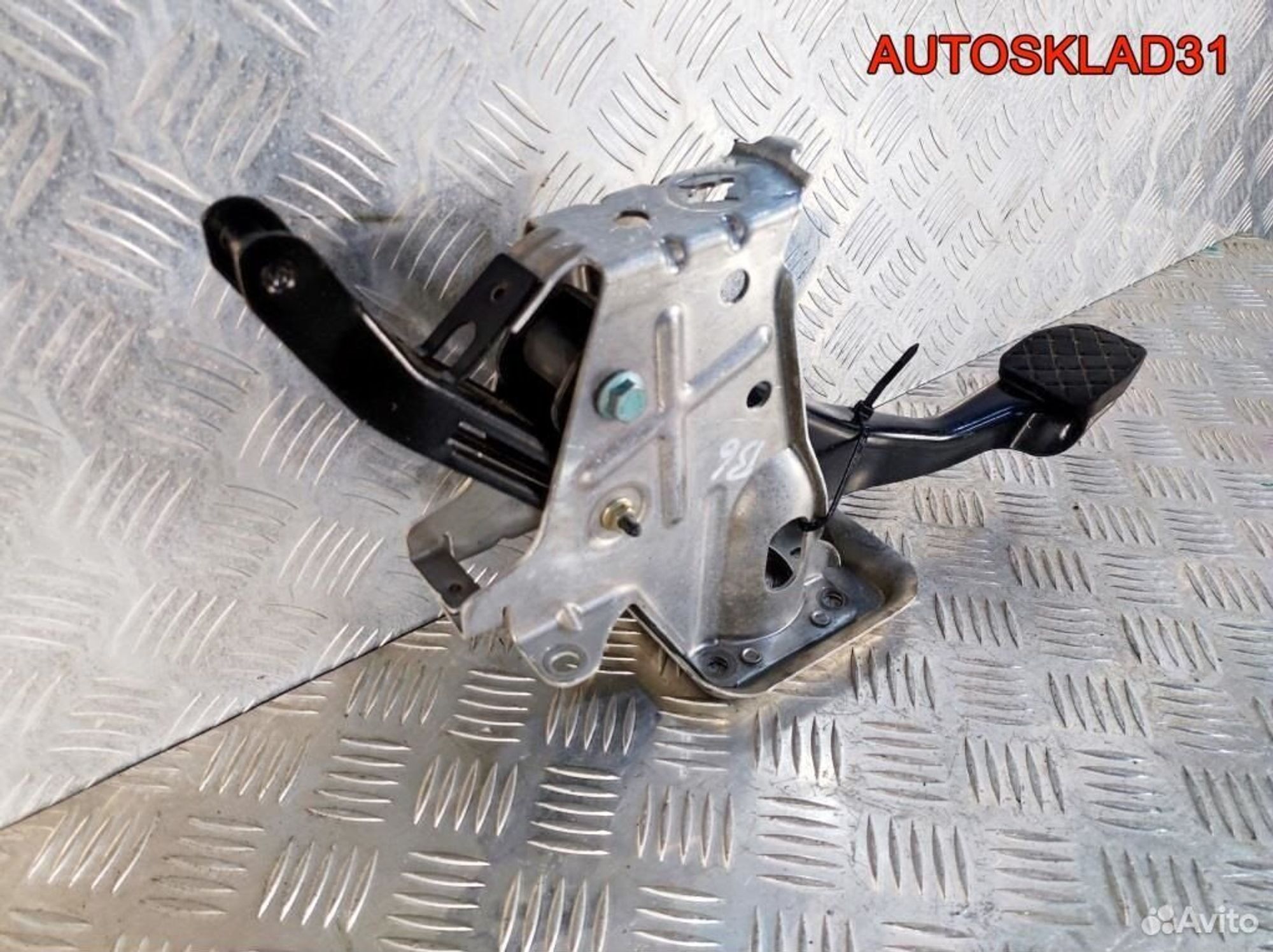 Педаль тормоза Skoda Octavia A5 1K1721057N, 1700 рублей, Дубовое