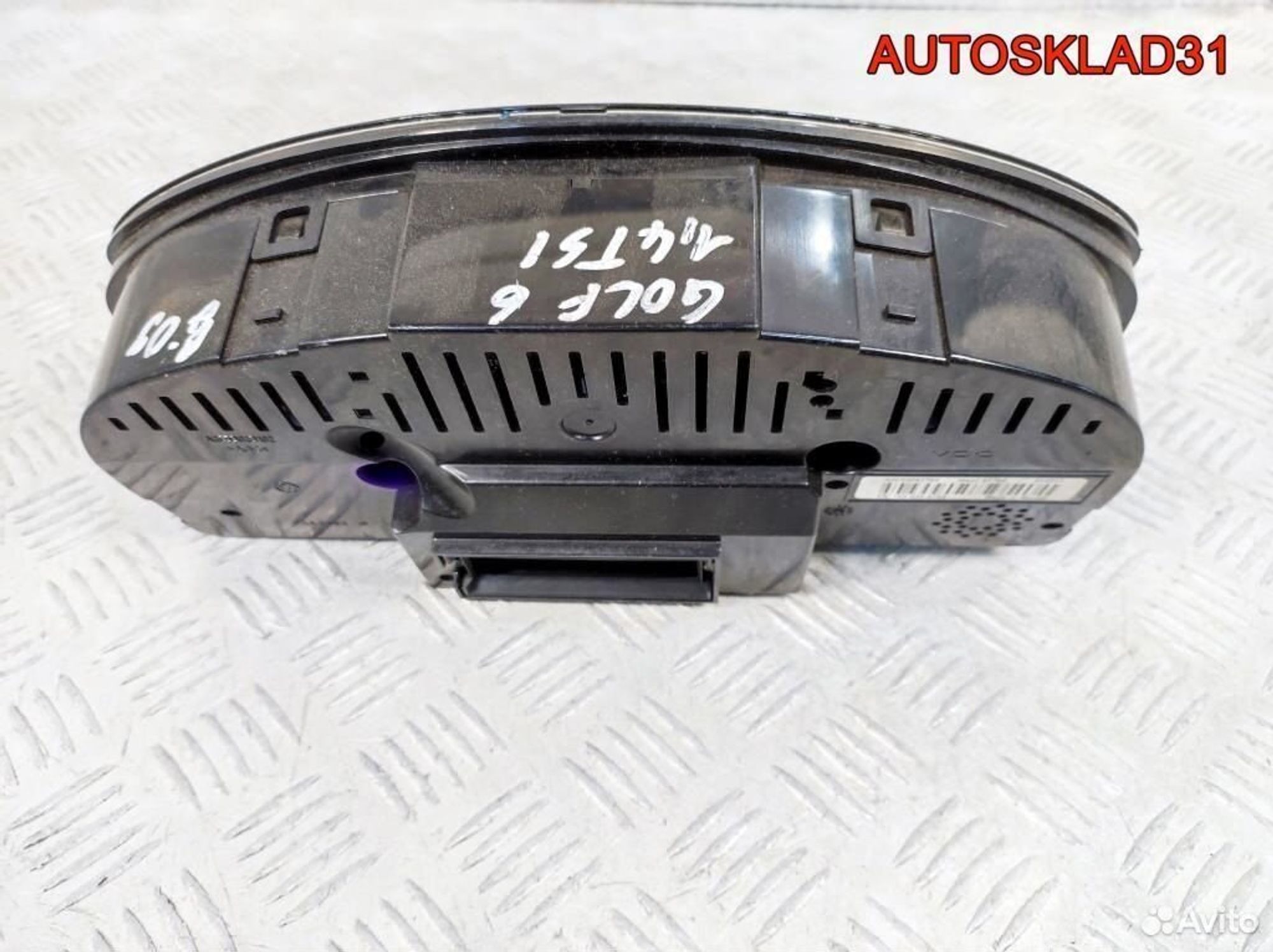 Панель приборов Volkswagen Golf Plus 1K0920874A, 8100 рублей, Дубовое