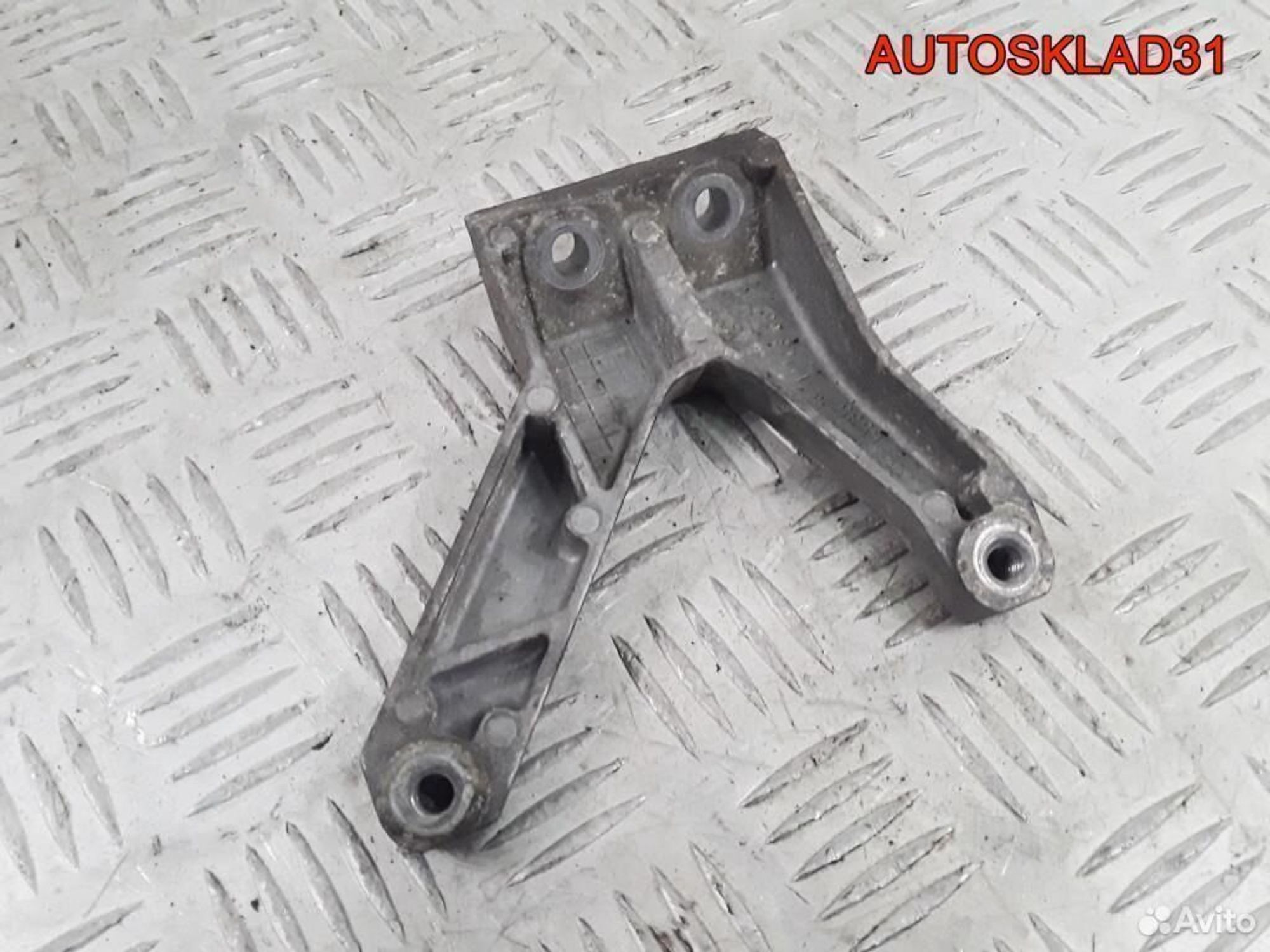 Кронштейн двигателя BMW E46 m43б19 11611743662, 600 рублей, Дубовое