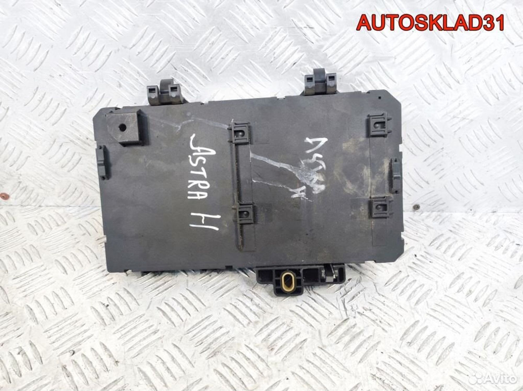 Блок предохранителей Opel Astra H 13220831, 2500 рублей, Дубовое