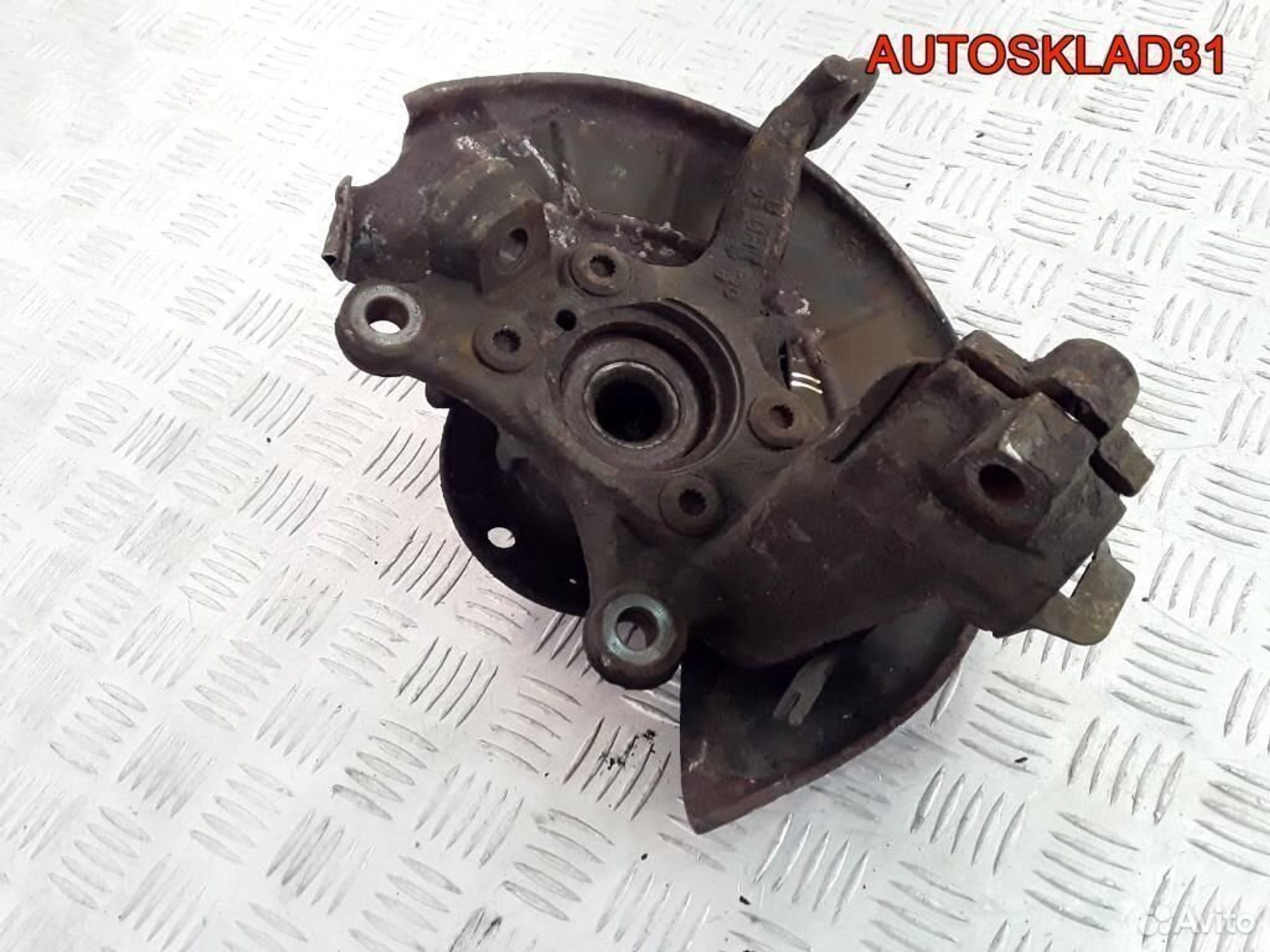 Кулак поворотный перед левый VW Golf 5 1K0407255AA, 3600 рублей, Дубовое