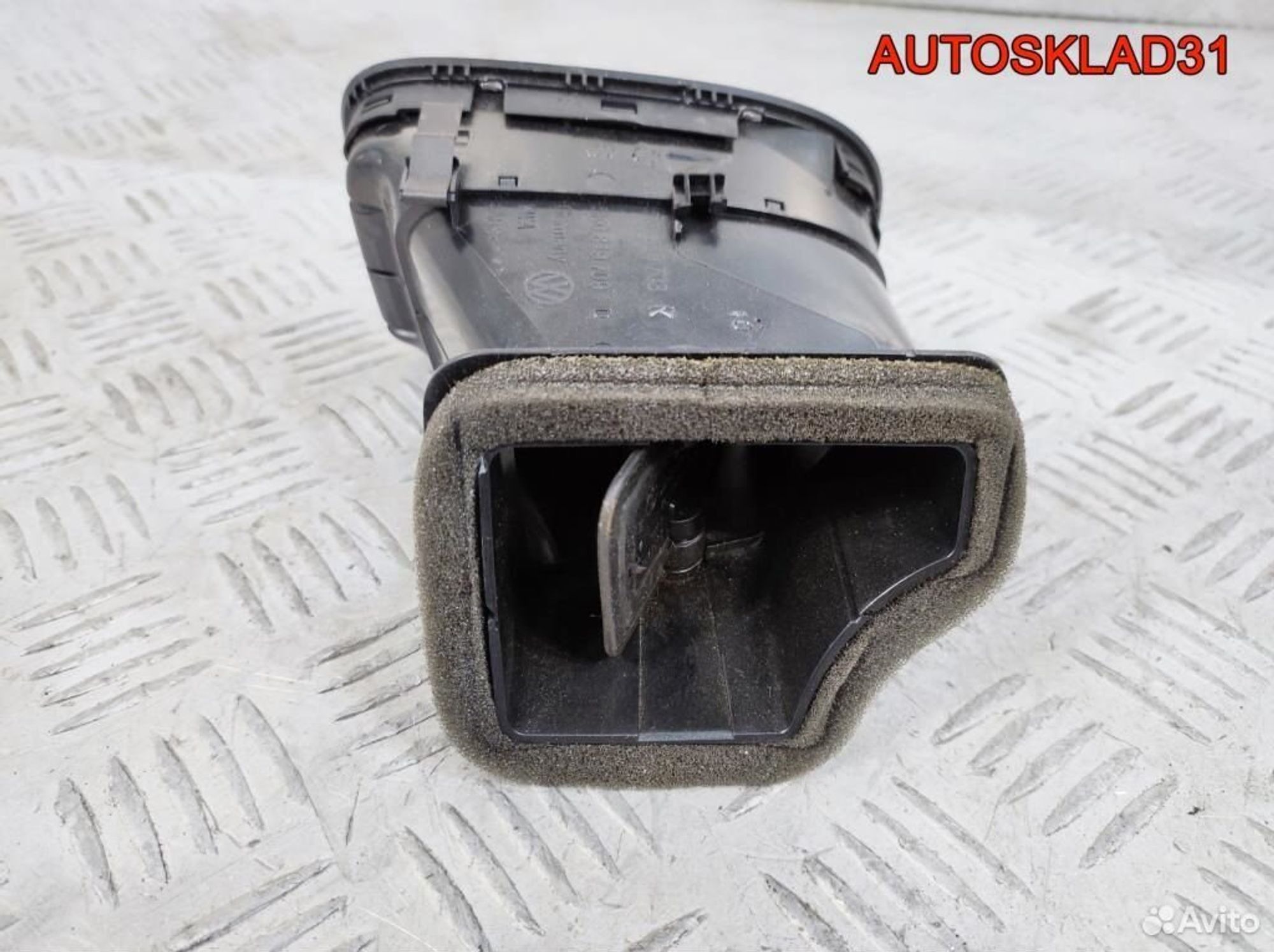 Дефлектор воздушный левый VW Golf 6 5K0819703K, 1100 рублей, Дубовое